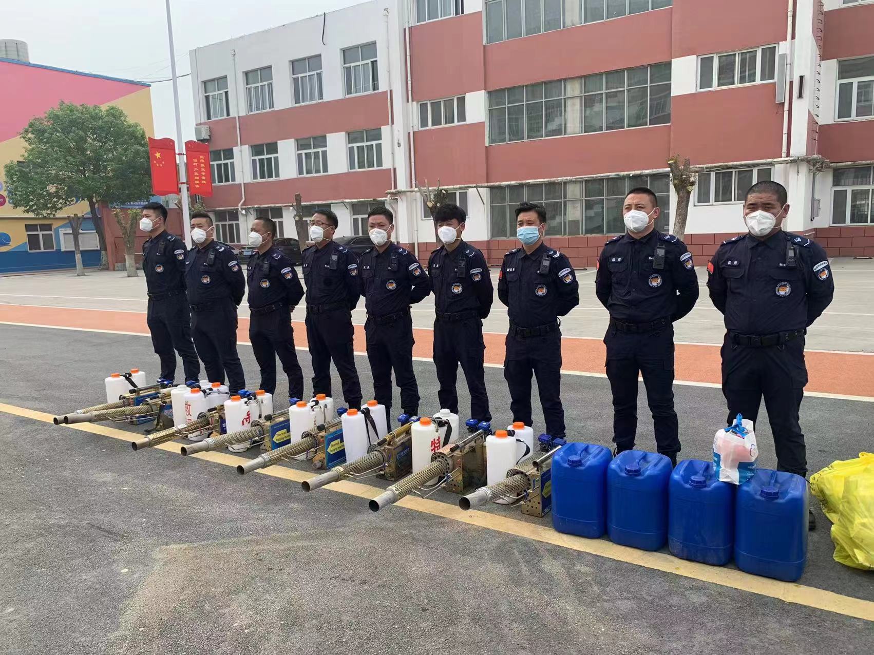 阳信特战救援队义务开展校园消杀：护航师生开学复课 巩固安全防护墙