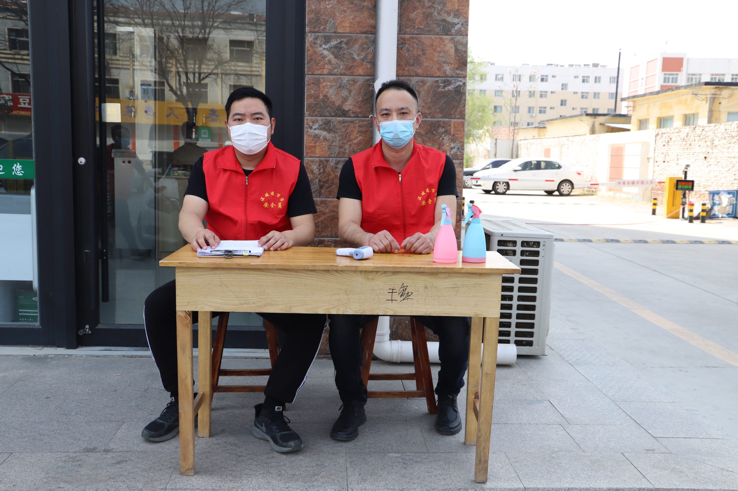 【防疫·攻坚】阳信:禾正园守好小区“安全门” “一队一长”疫情防控不松懈