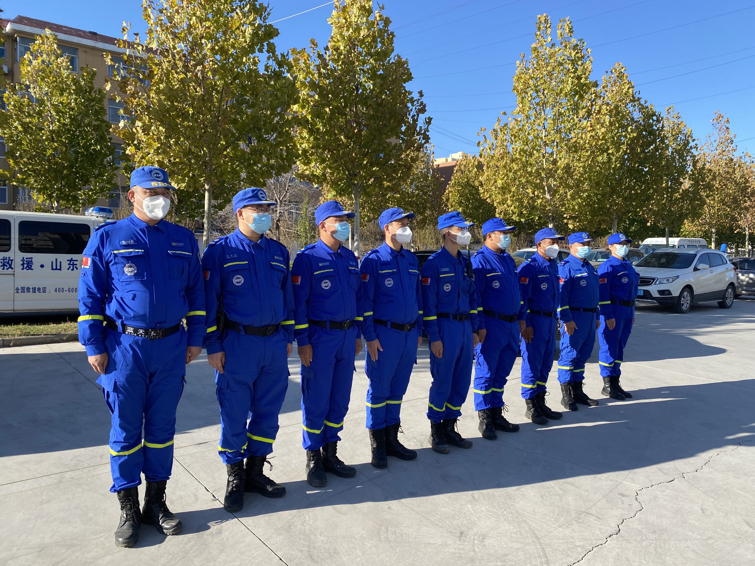 阳信县蓝天救援队为城区学校开展校园全方位预防性消杀