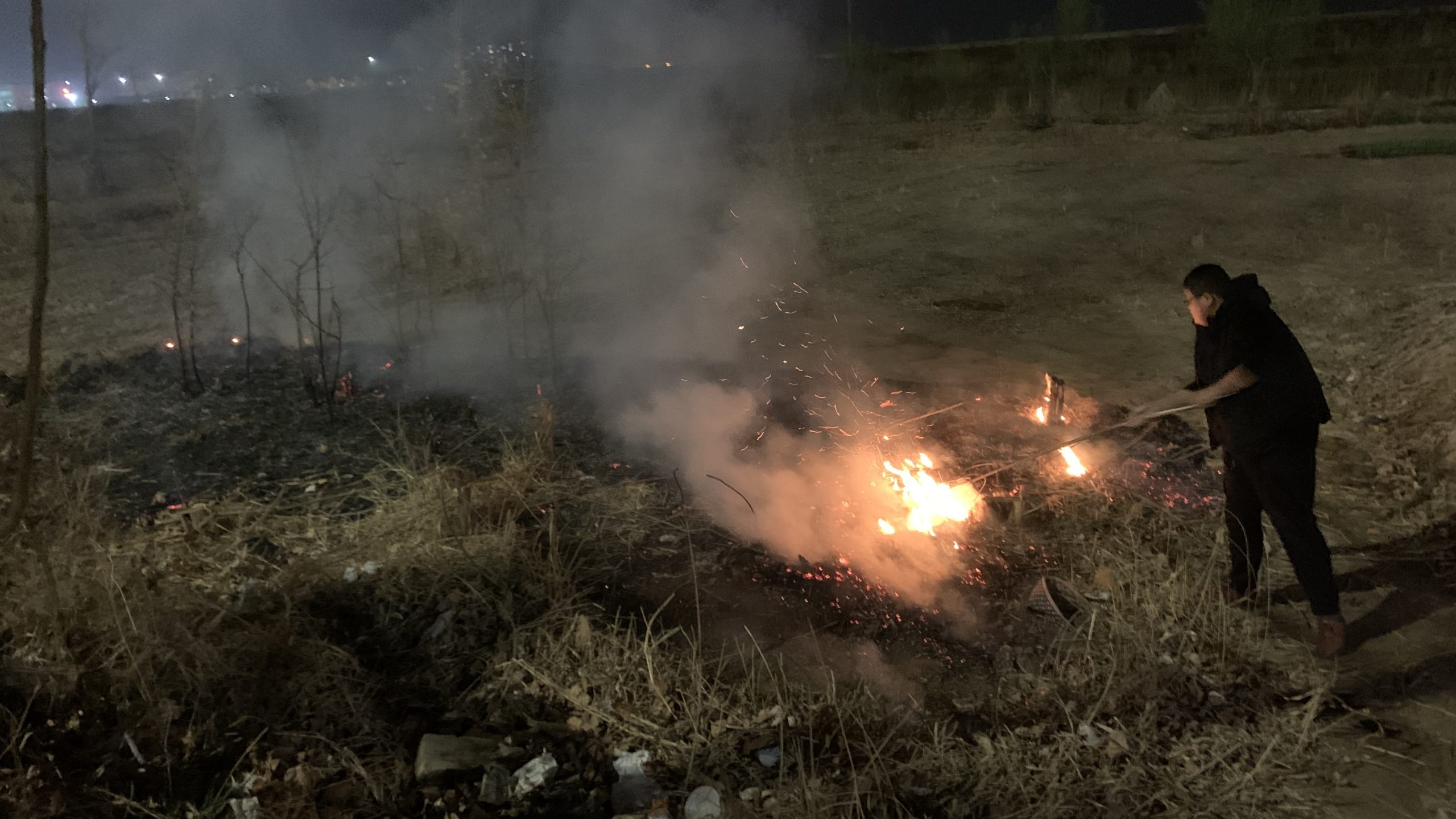 【践行雷锋精神】下班路上路遇火情，阳信代驾司机勇变消防员！