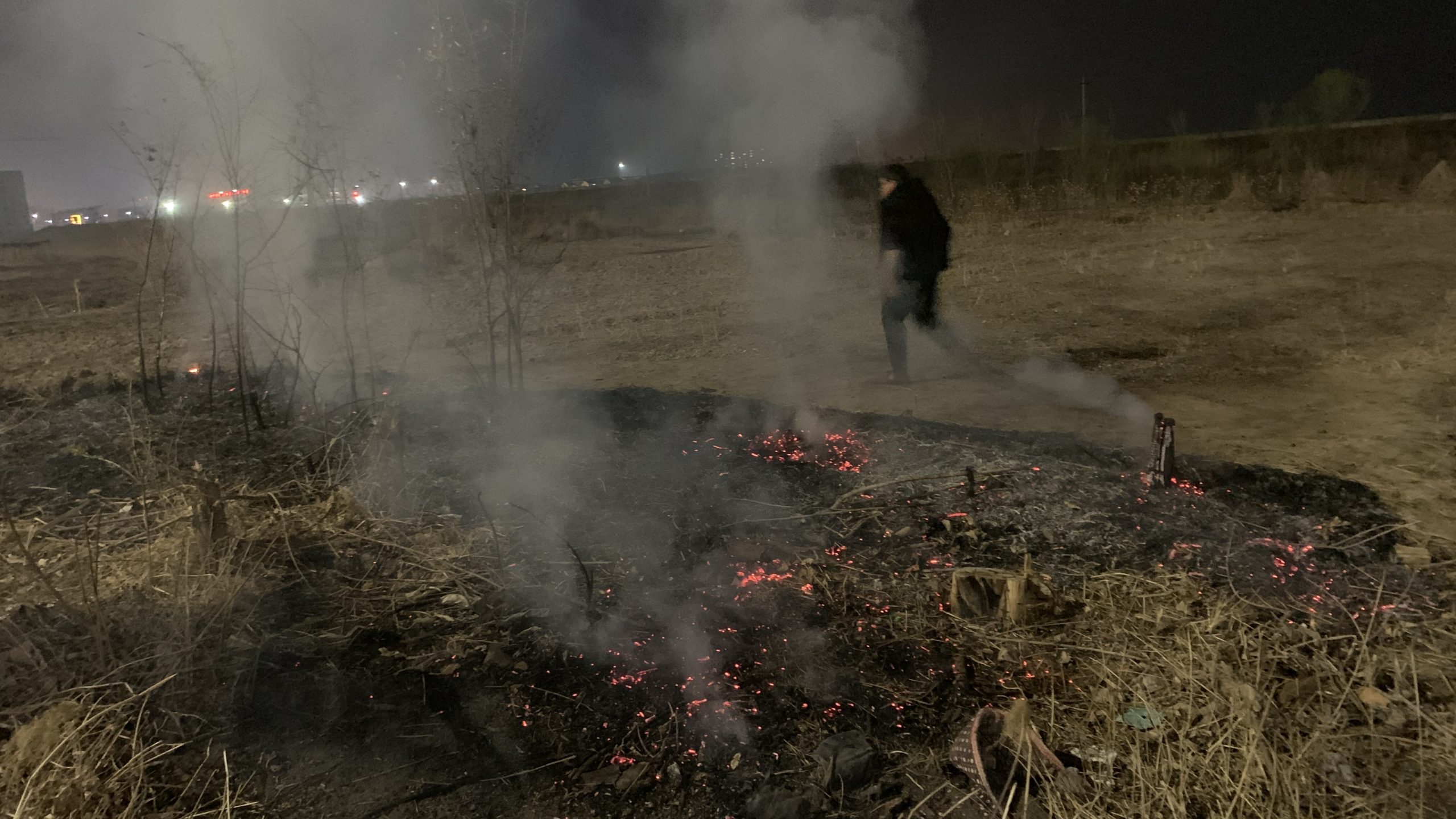 【践行雷锋精神】下班路上路遇火情，阳信代驾司机勇变消防员！