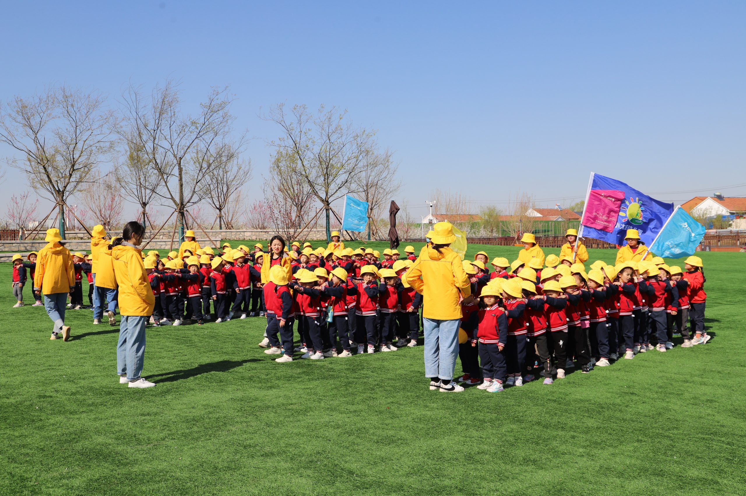 阳信小太阳幼儿园组织“我爱春天 我爱家乡 我爱大自然”游园活动