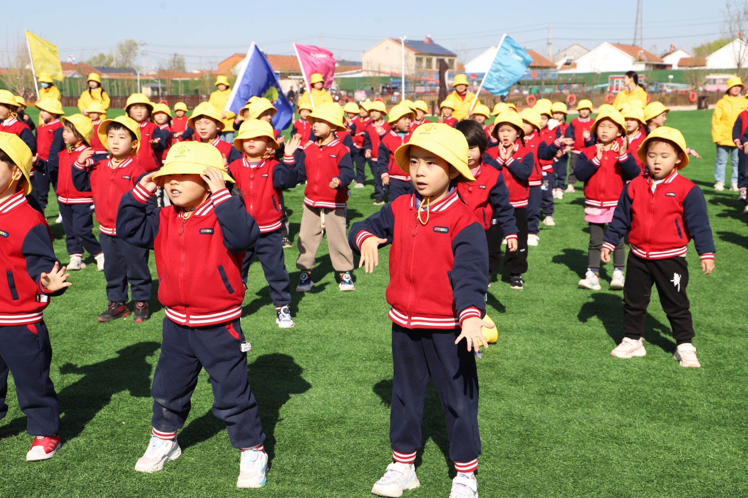 阳信小太阳幼儿园组织“我爱春天 我爱家乡 我爱大自然”游园活动