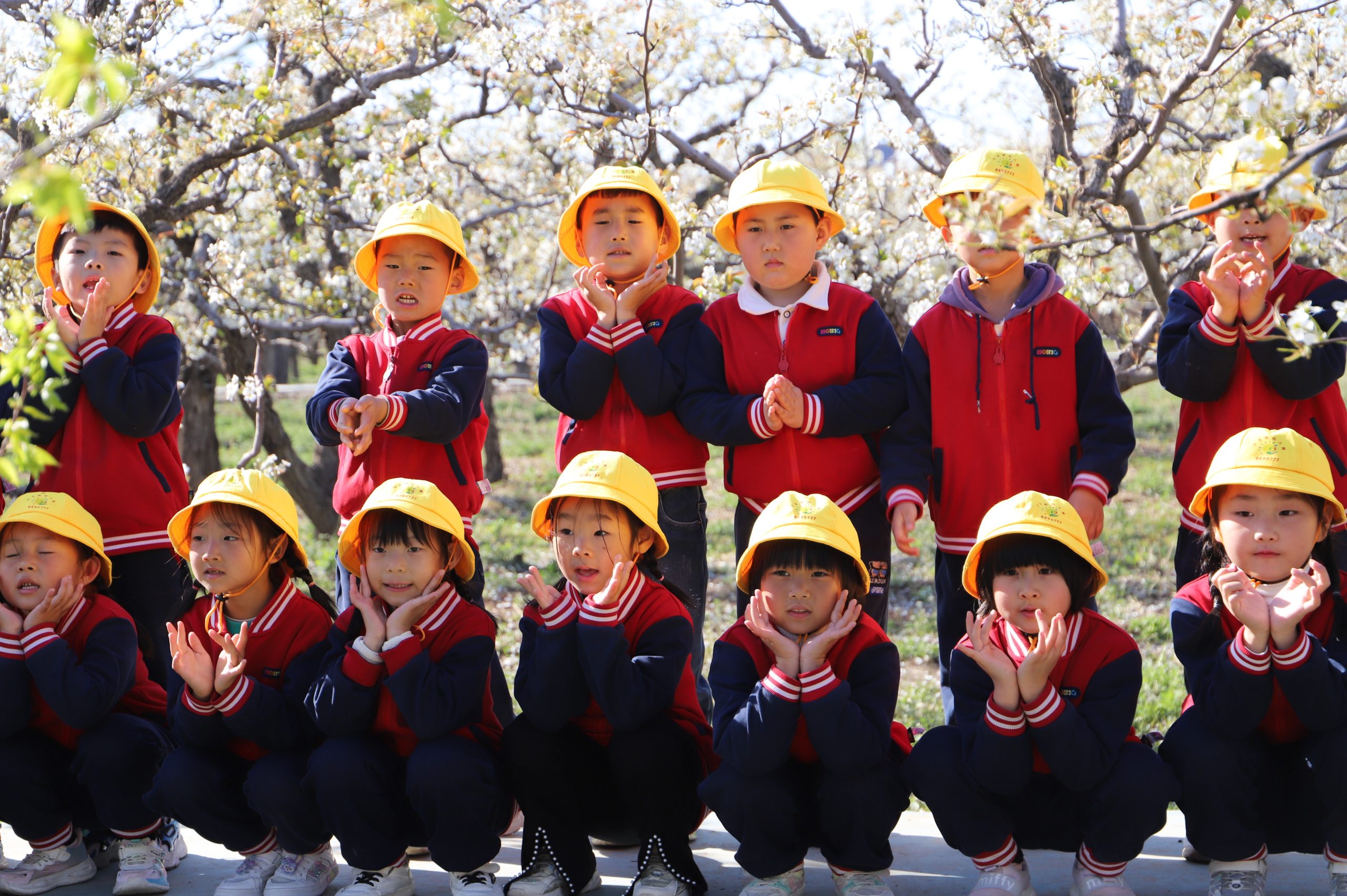 阳信小太阳幼儿园组织“我爱春天 我爱家乡 我爱大自然”游园活动