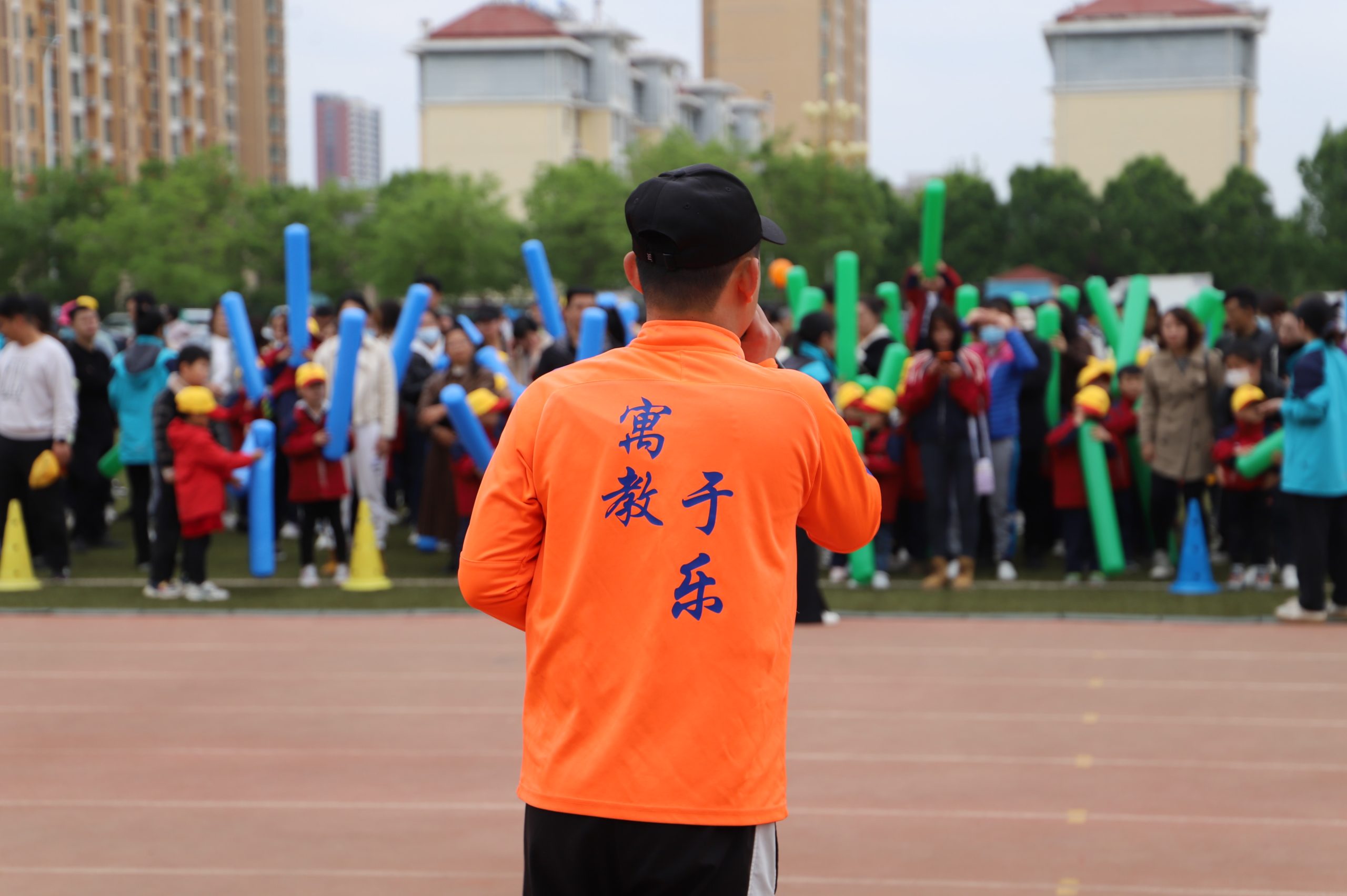 亲子运动欢乐多!阳信七巧板幼儿园举行春暖花开主题亲子运动会现场超嗨!