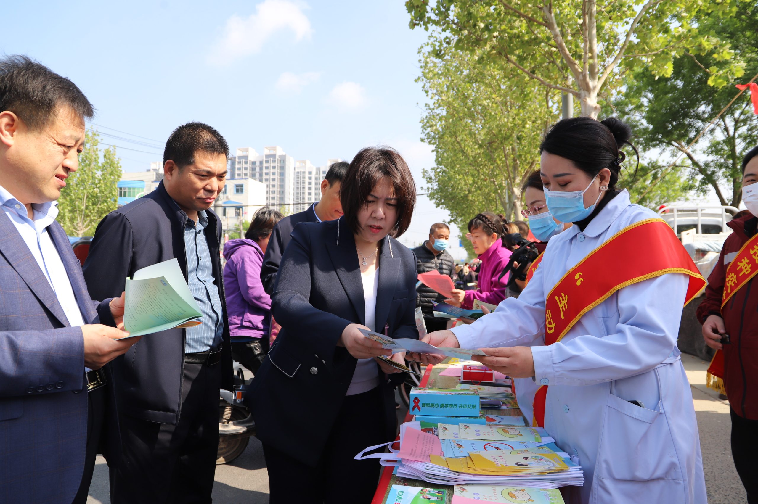 【党建+健康】主动接种疫苗,共享健康生活