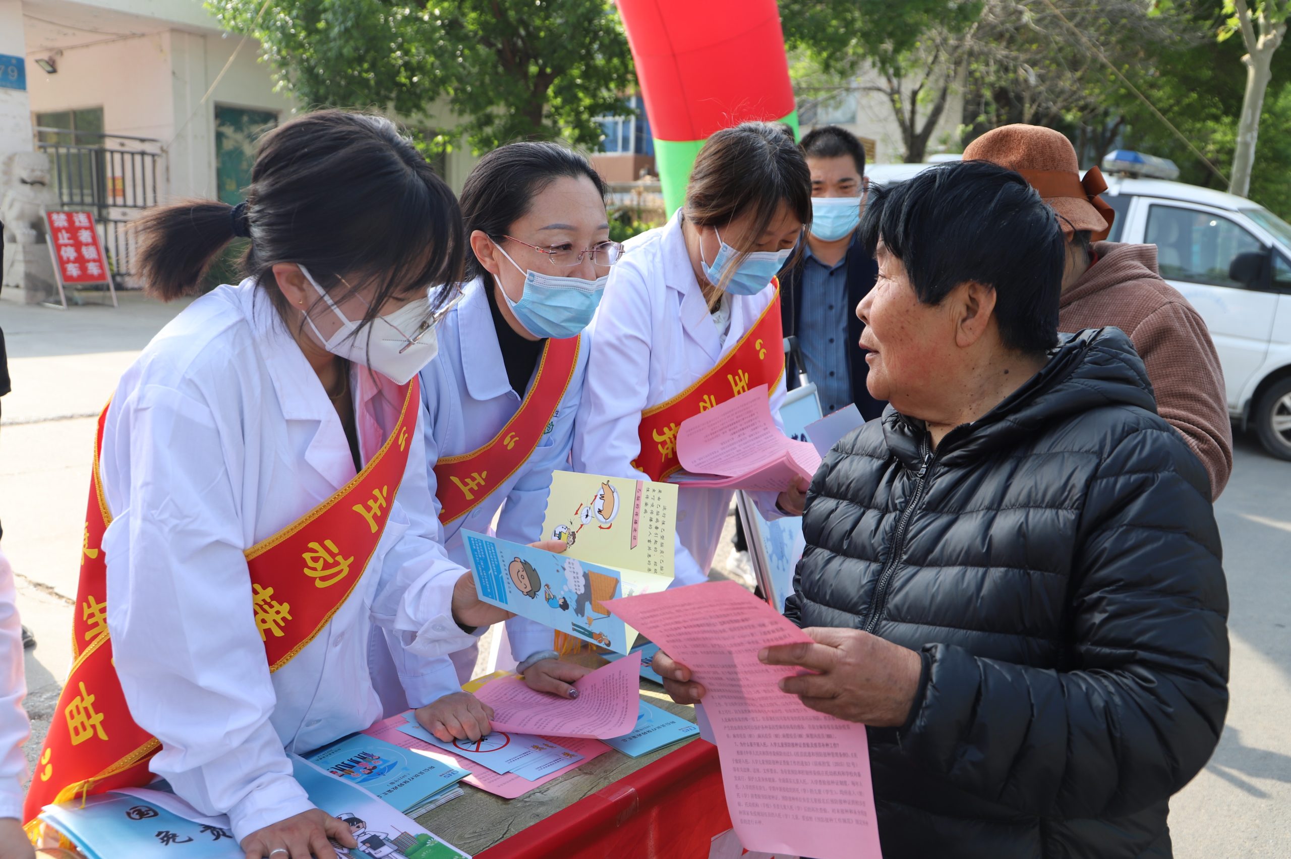 【党建+健康】主动接种疫苗，共享健康生活