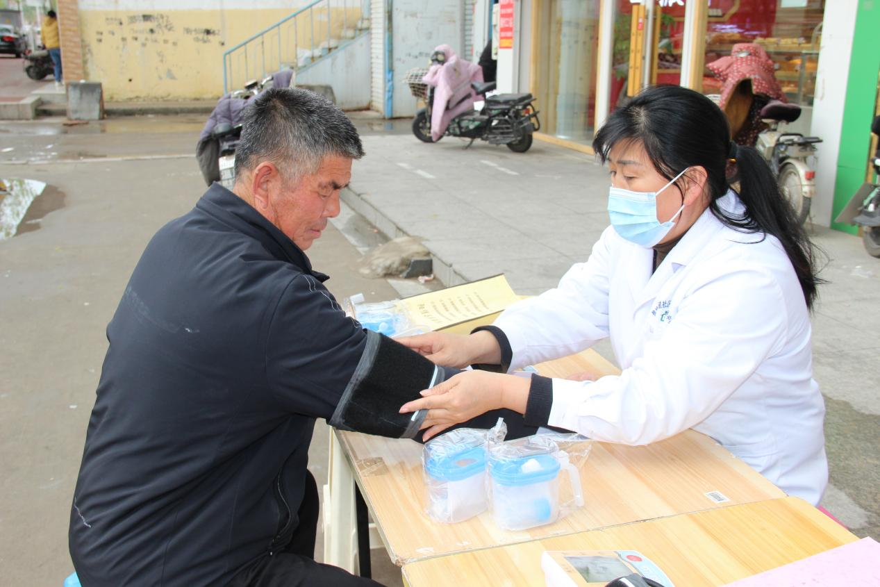 阳信县信城街道社区卫生服务中心世界卫生日 | “人人享健康”，义诊送健康