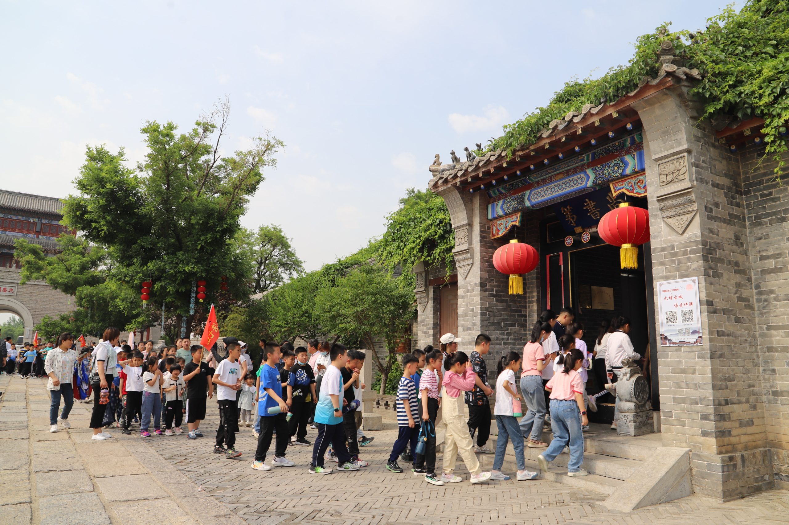 阳信墨扬书法相约古城研学踏青:齐作百米长卷书画 尽显传统文化魅力