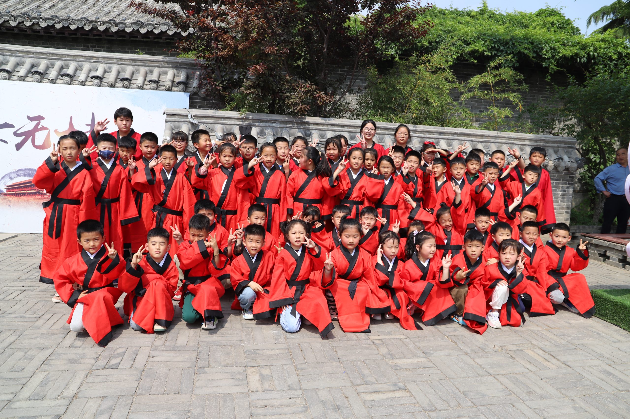 阳信墨扬书法相约古城研学踏青:齐作百米长卷书画 尽显传统文化魅力