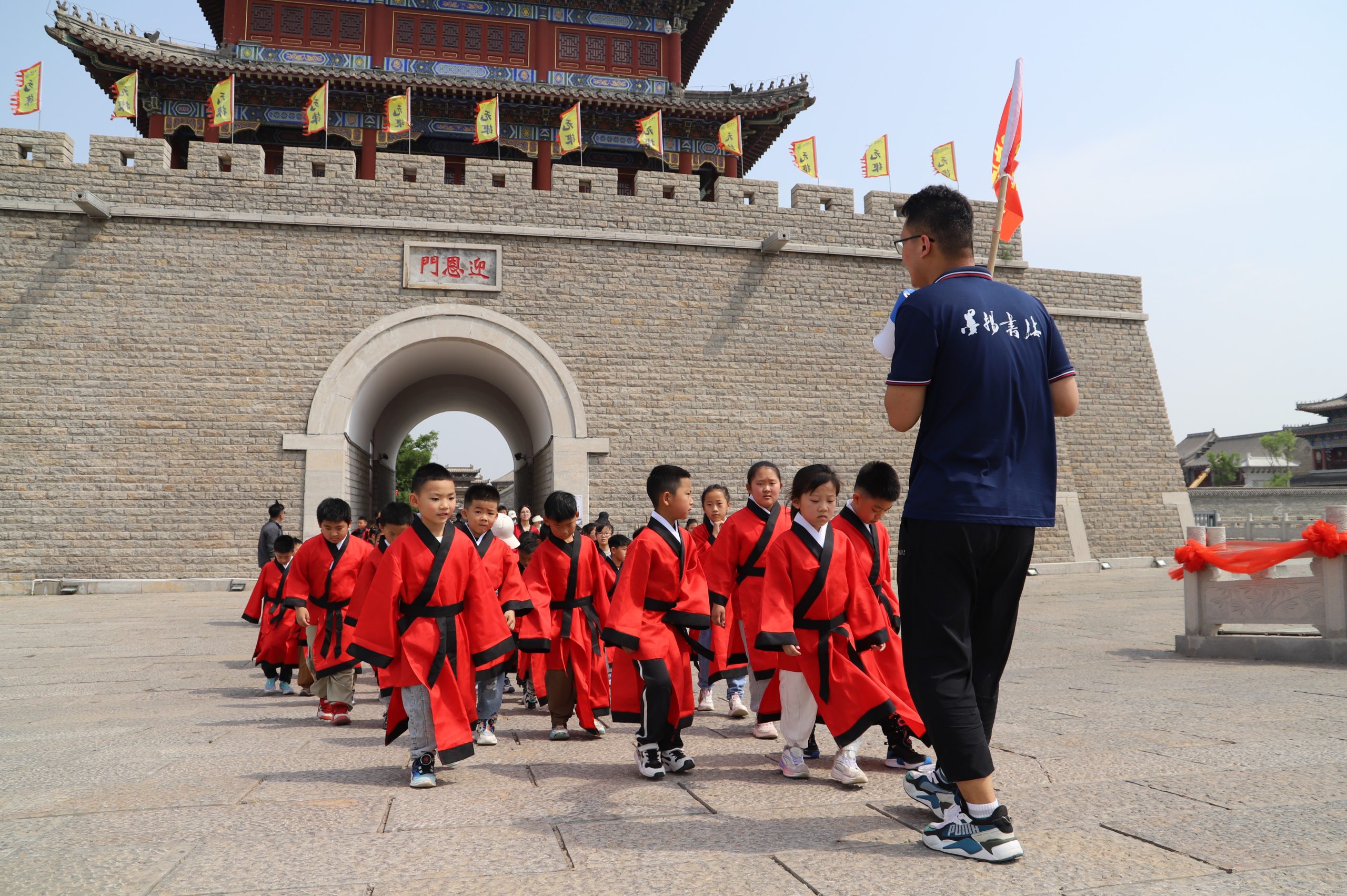 阳信墨扬书法相约古城研学踏青:齐作百米长卷书画 尽显传统文化魅力