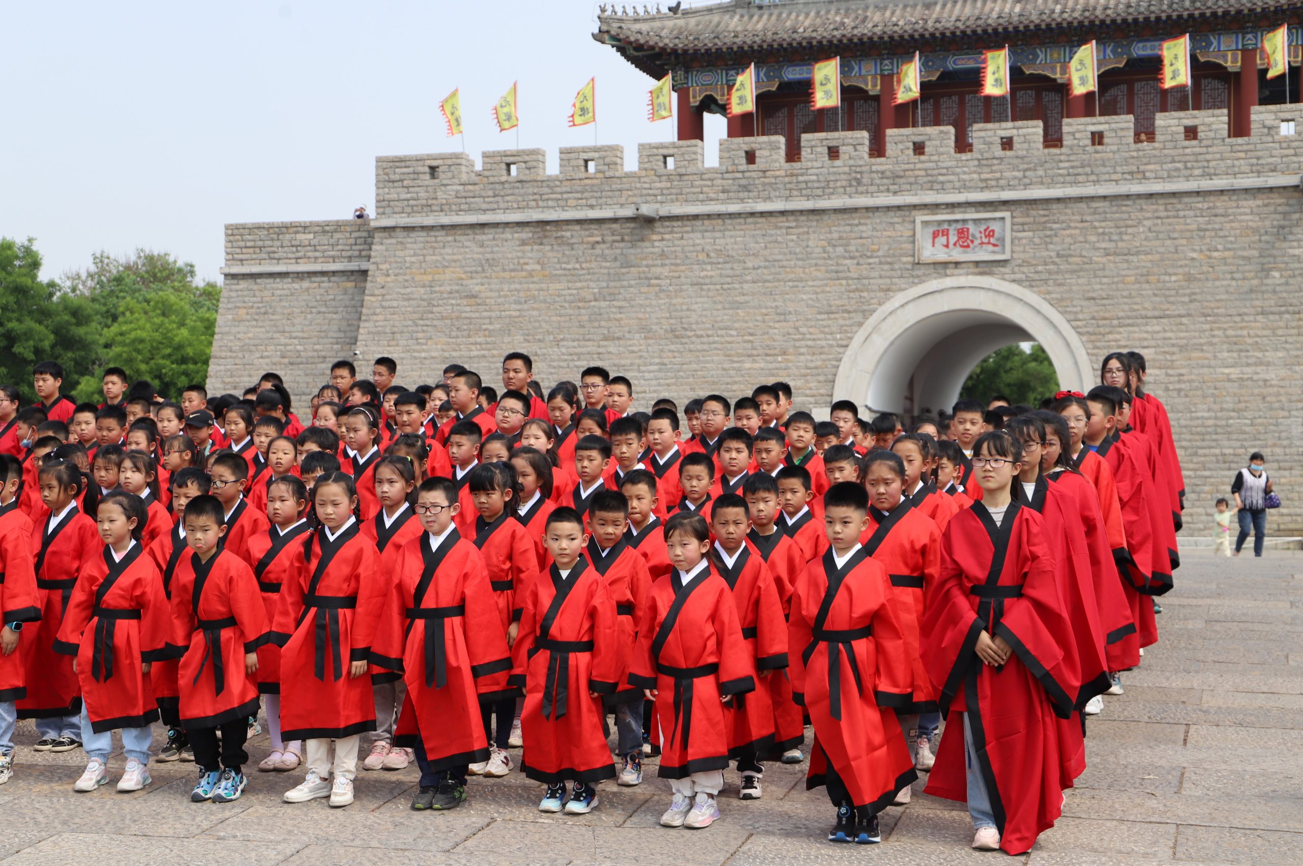 阳信墨扬书法相约古城研学踏青:齐作百米长卷书画 尽显传统文化魅力