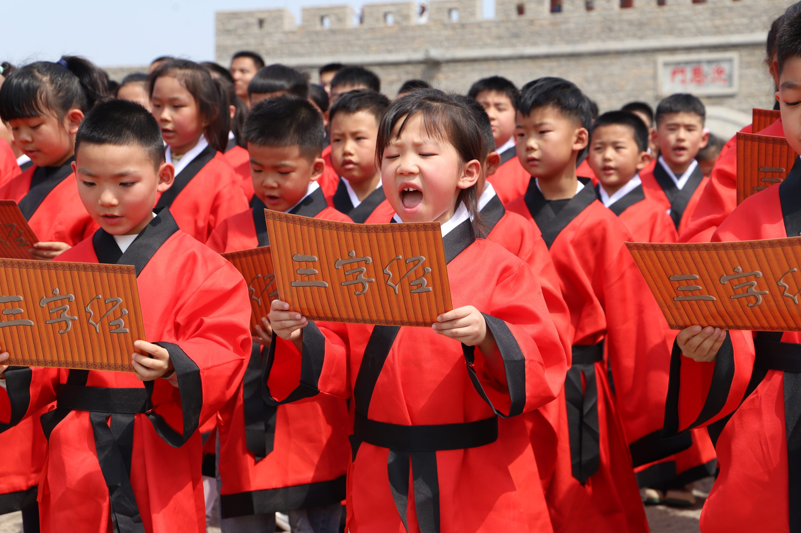 阳信墨扬书法相约古城研学踏青:齐作百米长卷书画 尽显传统文化魅力