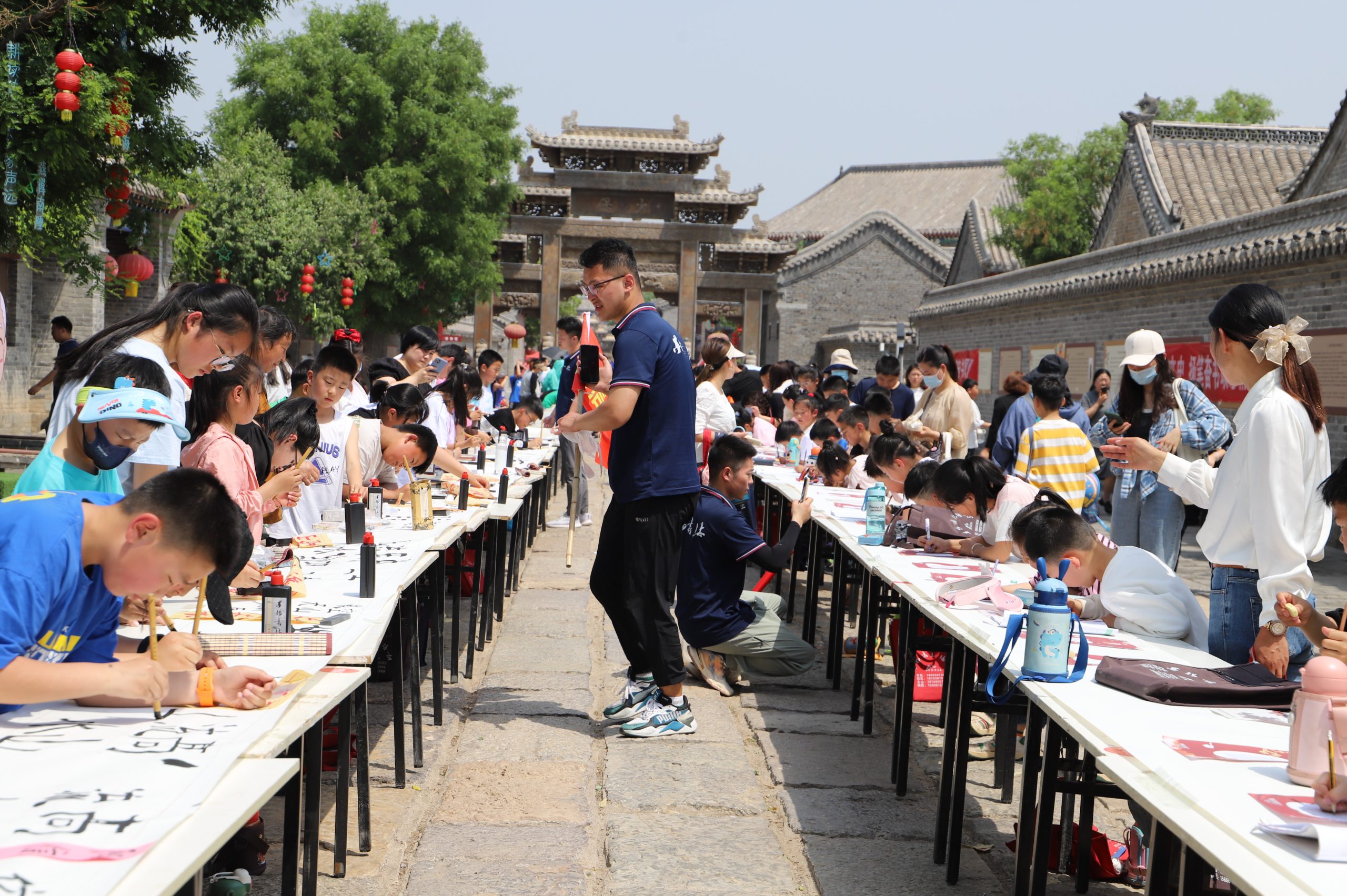 阳信墨扬书法相约古城研学踏青:齐作百米长卷书画 尽显传统文化魅力