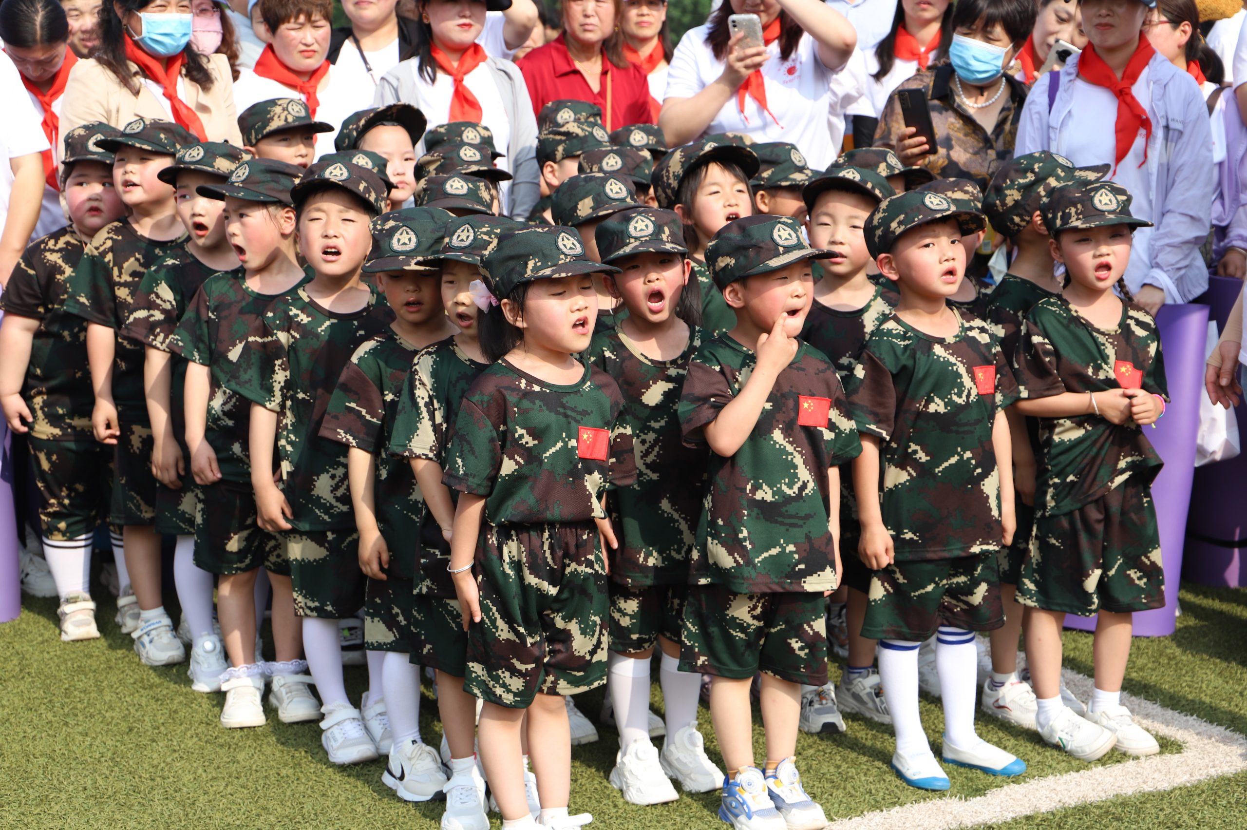 阳信小太阳幼教集团举办“悦”运动 “越”健康 “跃”未来 亲子运动会 共庆六一儿童节！