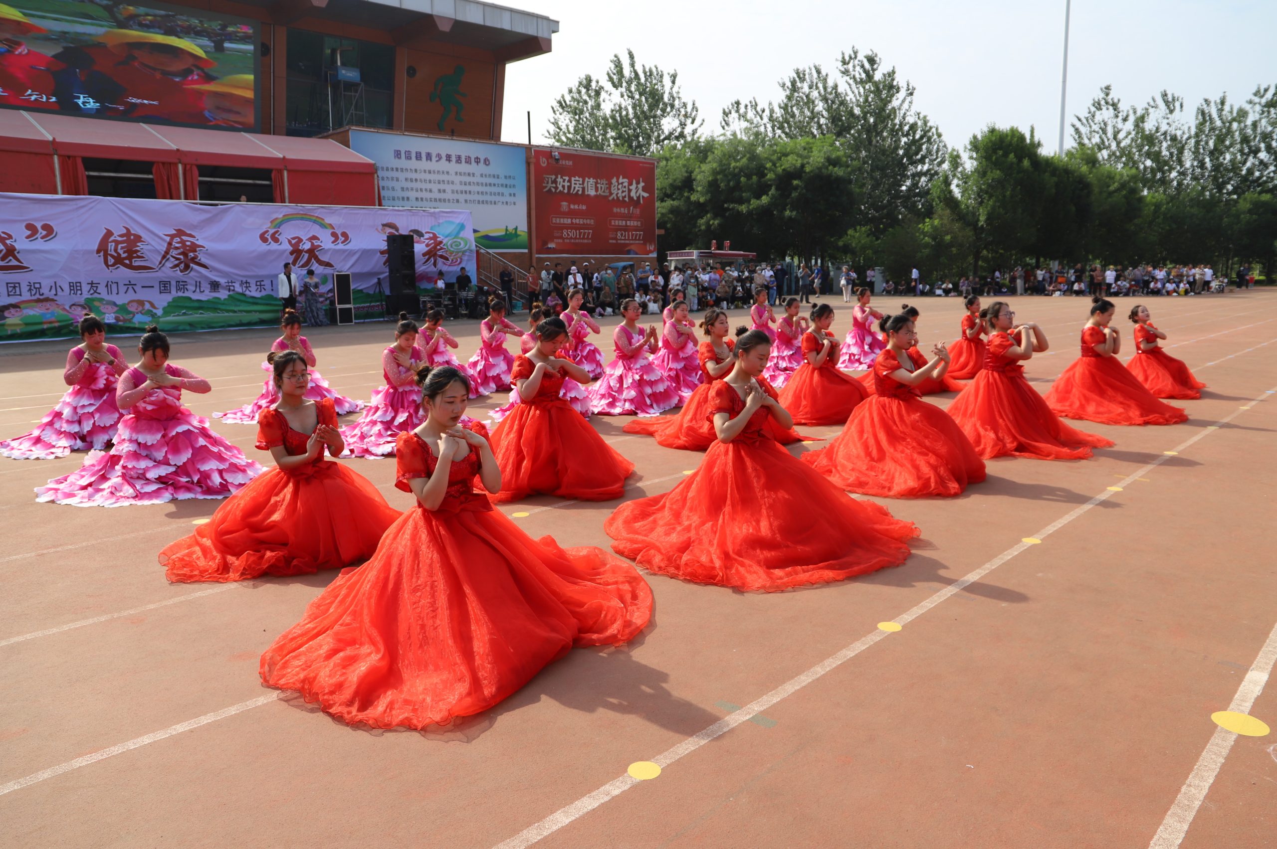 阳信小太阳幼教集团举办“悦”运动 “越”健康 “跃”未来 亲子运动会 共庆六一儿童节！
