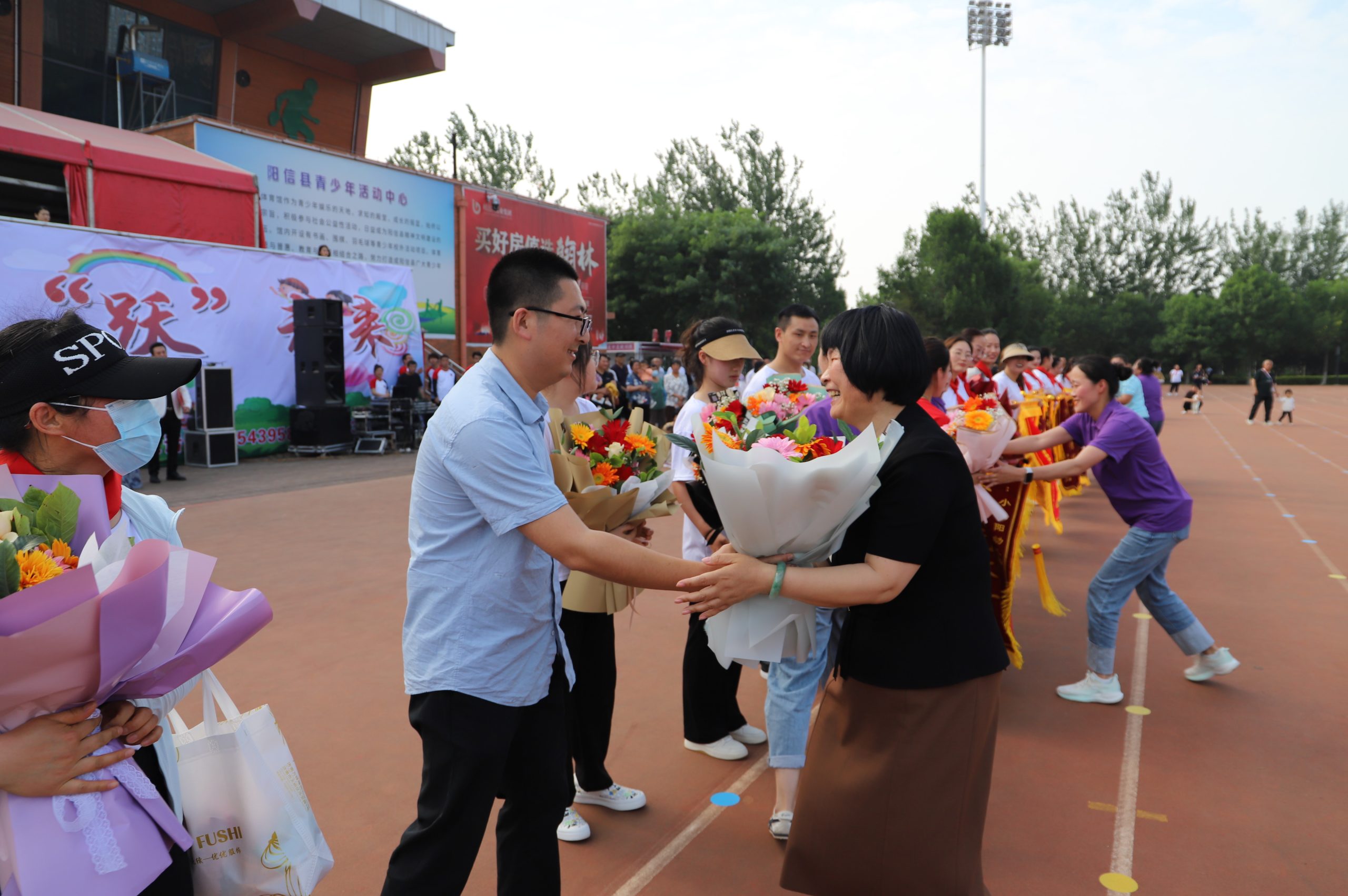 阳信小太阳幼教集团举办“悦”运动 “越”健康 “跃”未来 亲子运动会 共庆六一儿童节！