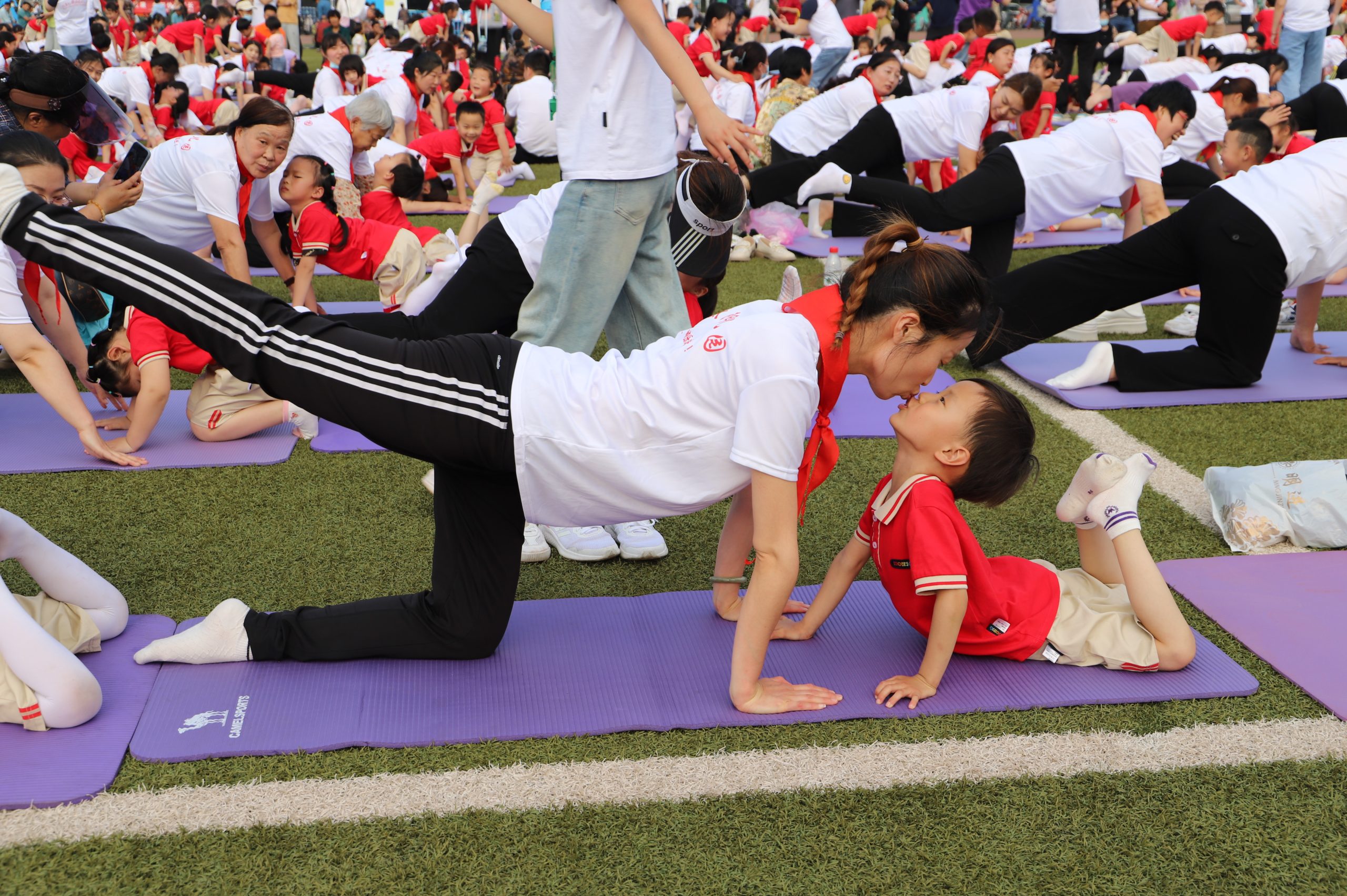 阳信小太阳幼教集团举办“悦”运动 “越”健康 “跃”未来 亲子运动会 共庆六一儿童节！