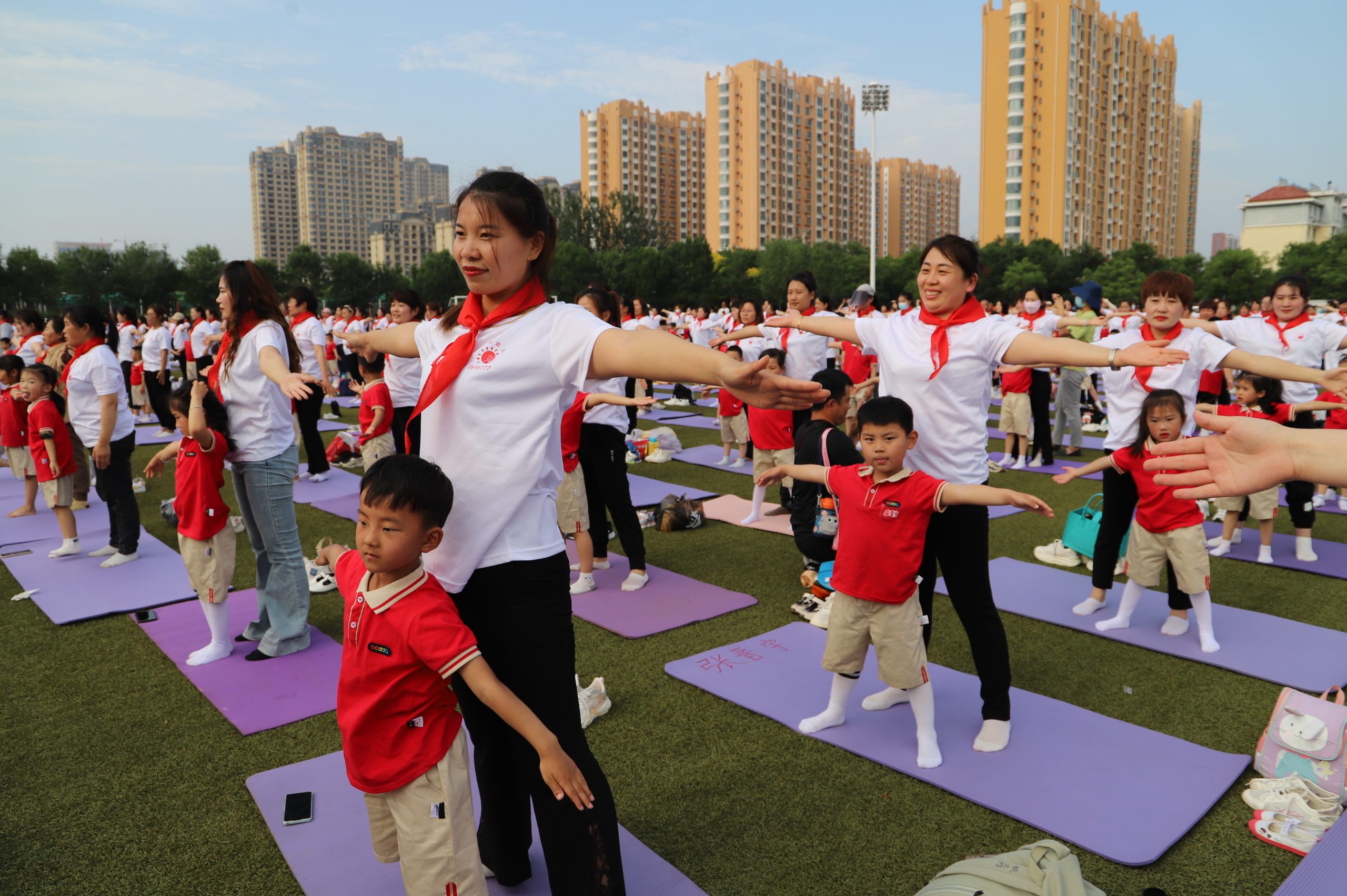 阳信小太阳幼教集团举办“悦”运动 “越”健康 “跃”未来 亲子运动会 共庆六一儿童节！