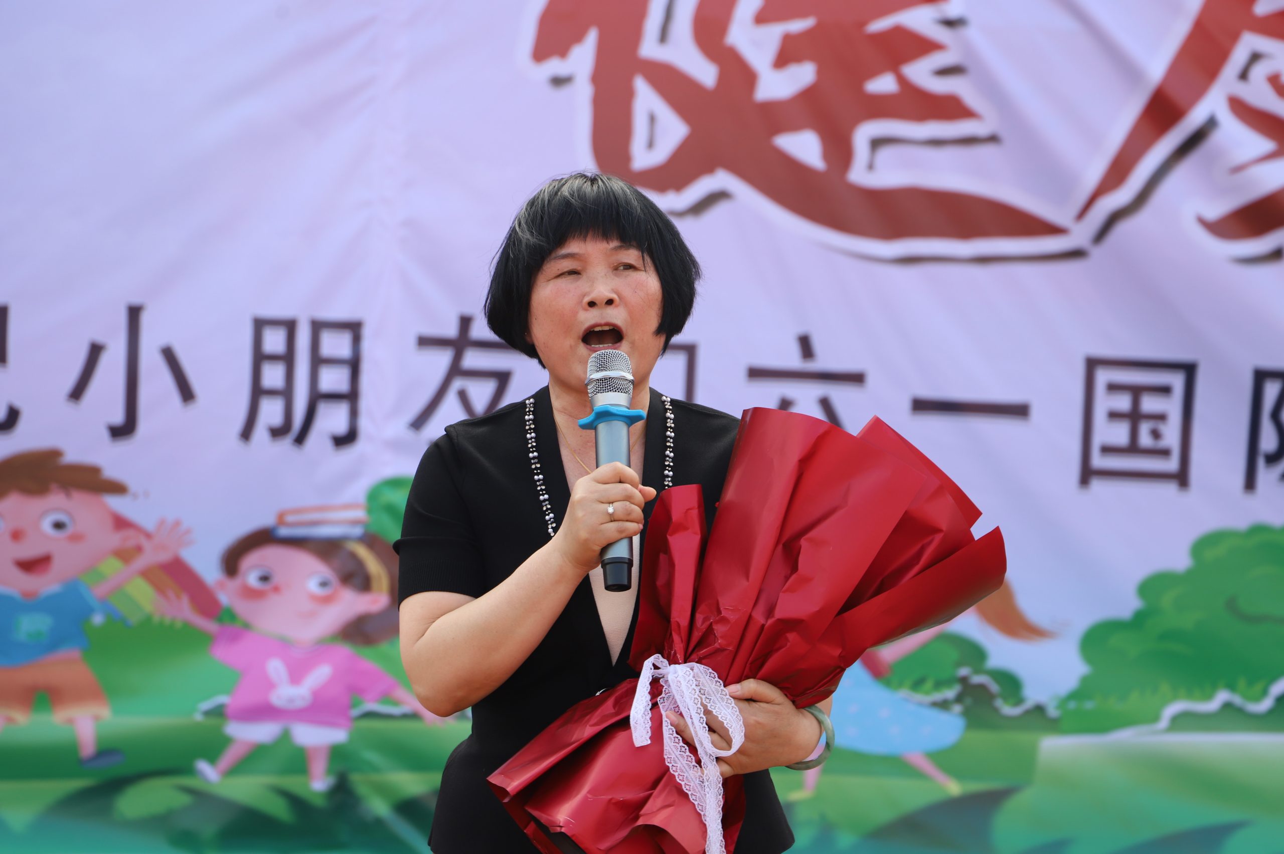 阳信小太阳幼教集团举办“悦”运动 “越”健康 “跃”未来 亲子运动会 共庆六一儿童节！