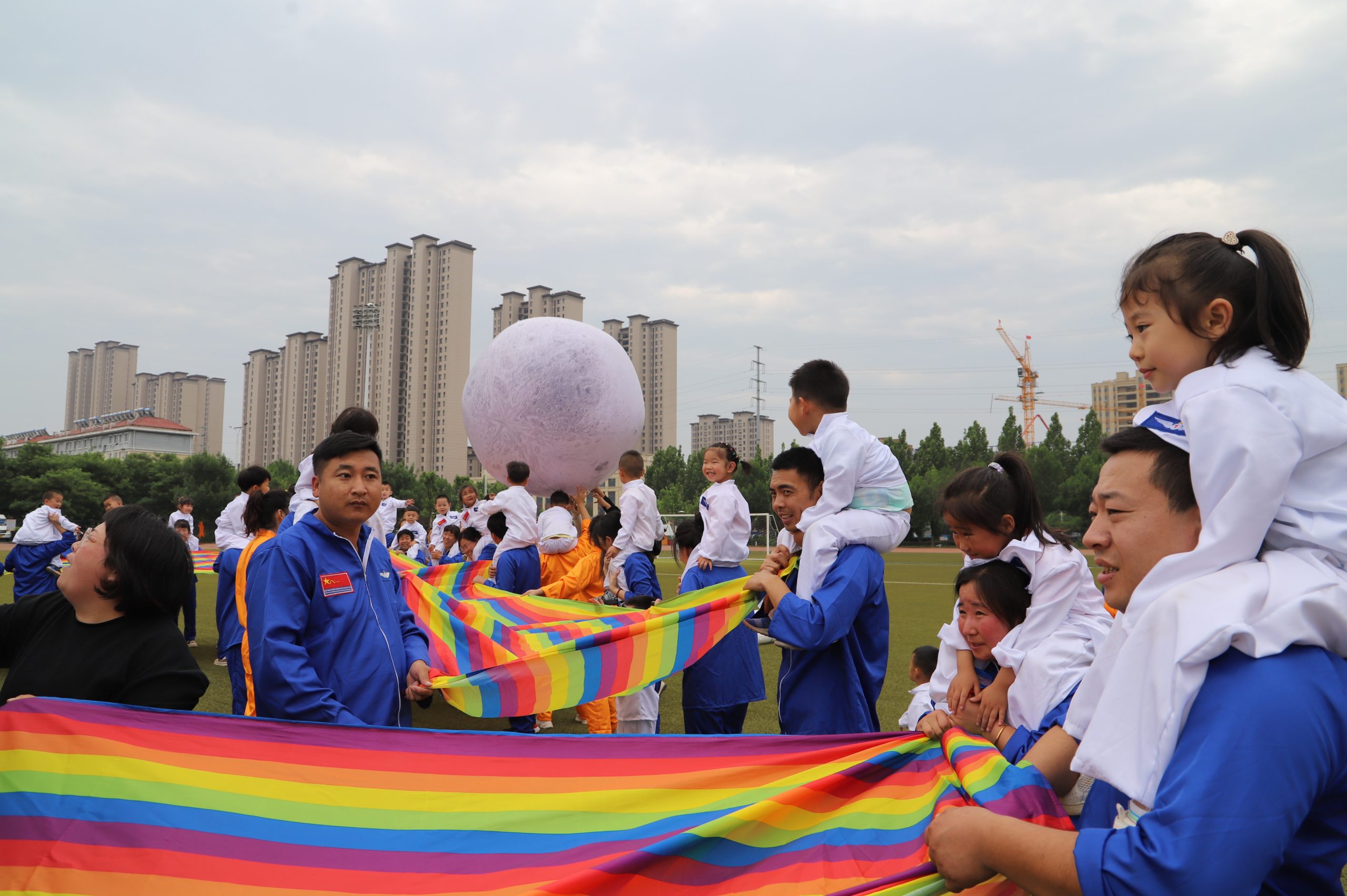 阳信京师幼儿园举办《中国梦 航天梦》亲子活动,庆祝六一儿童节!