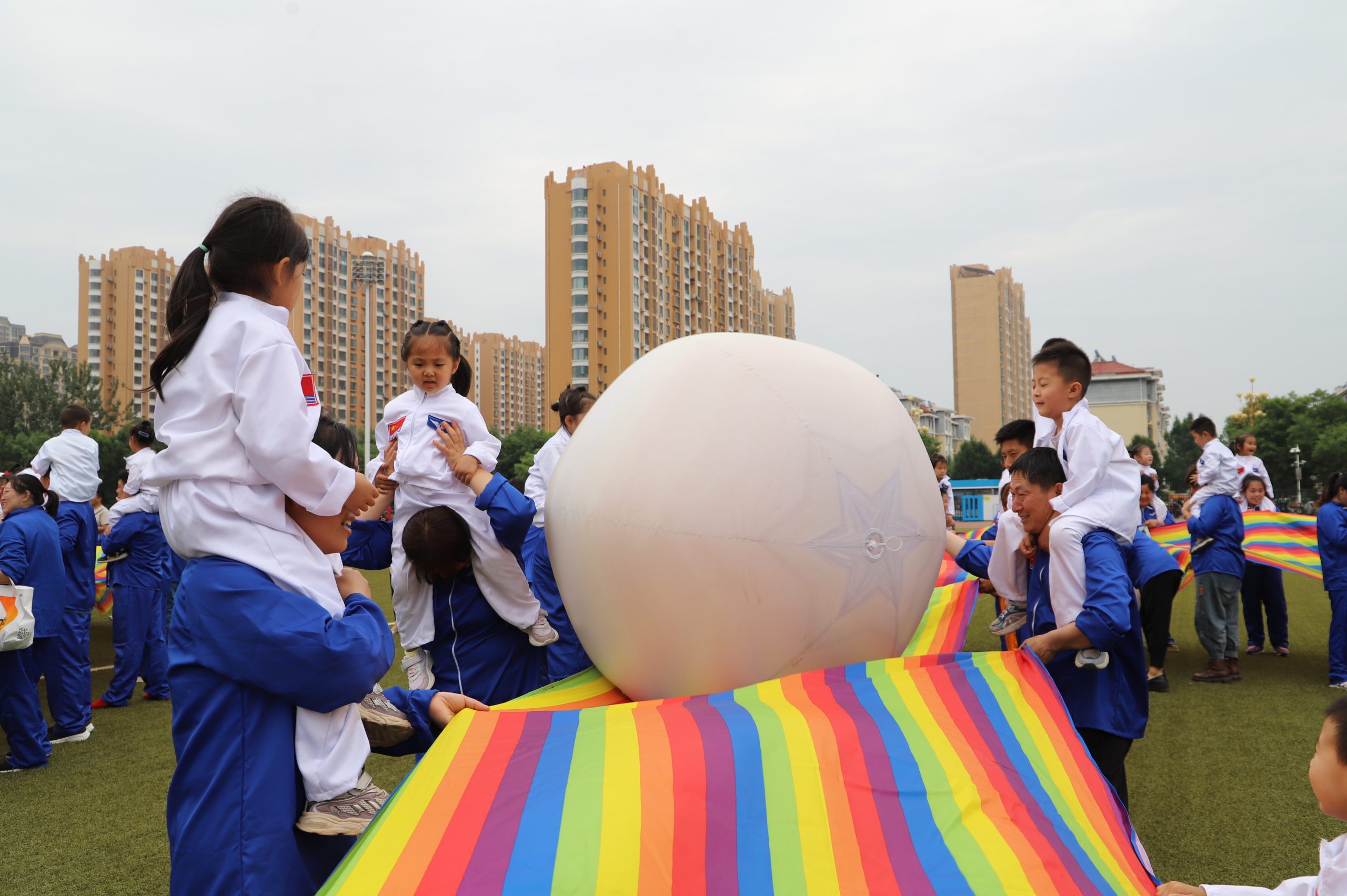 阳信京师幼儿园举办《中国梦 航天梦》亲子活动,庆祝六一儿童节!