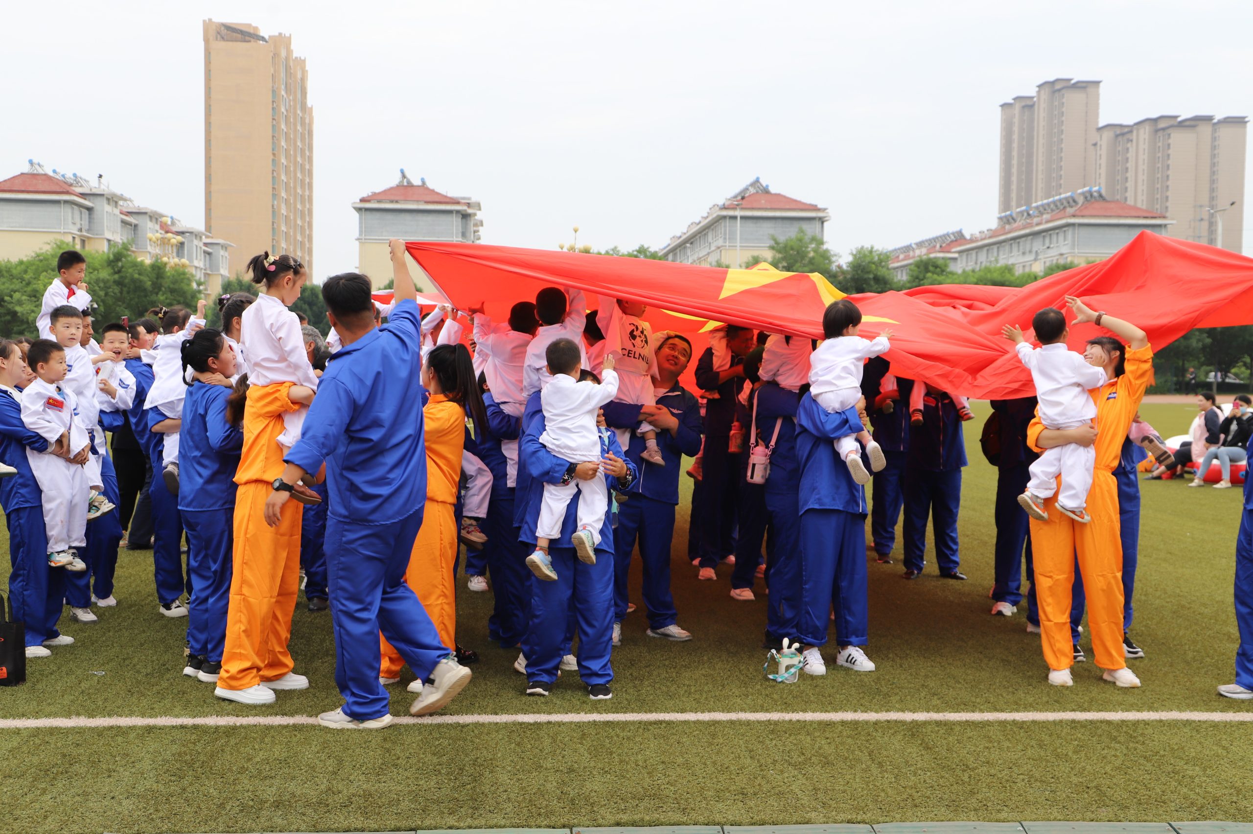 阳信京师幼儿园举办《中国梦 航天梦》亲子活动,庆祝六一儿童节!