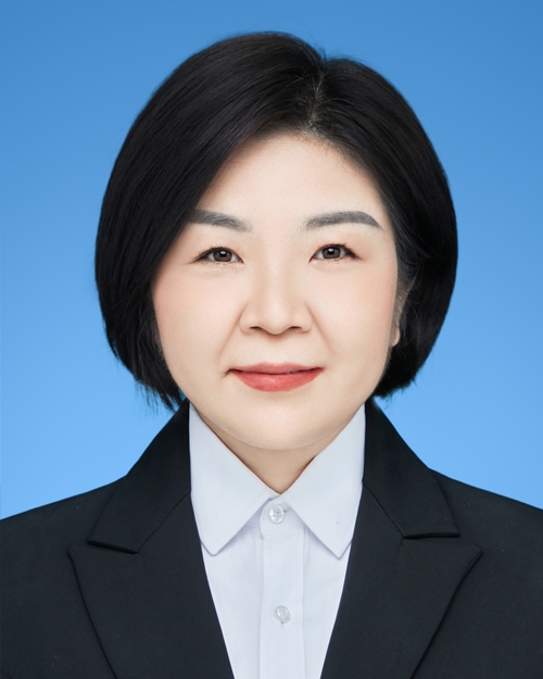 阳信县委常委、副县长  陈秀霞