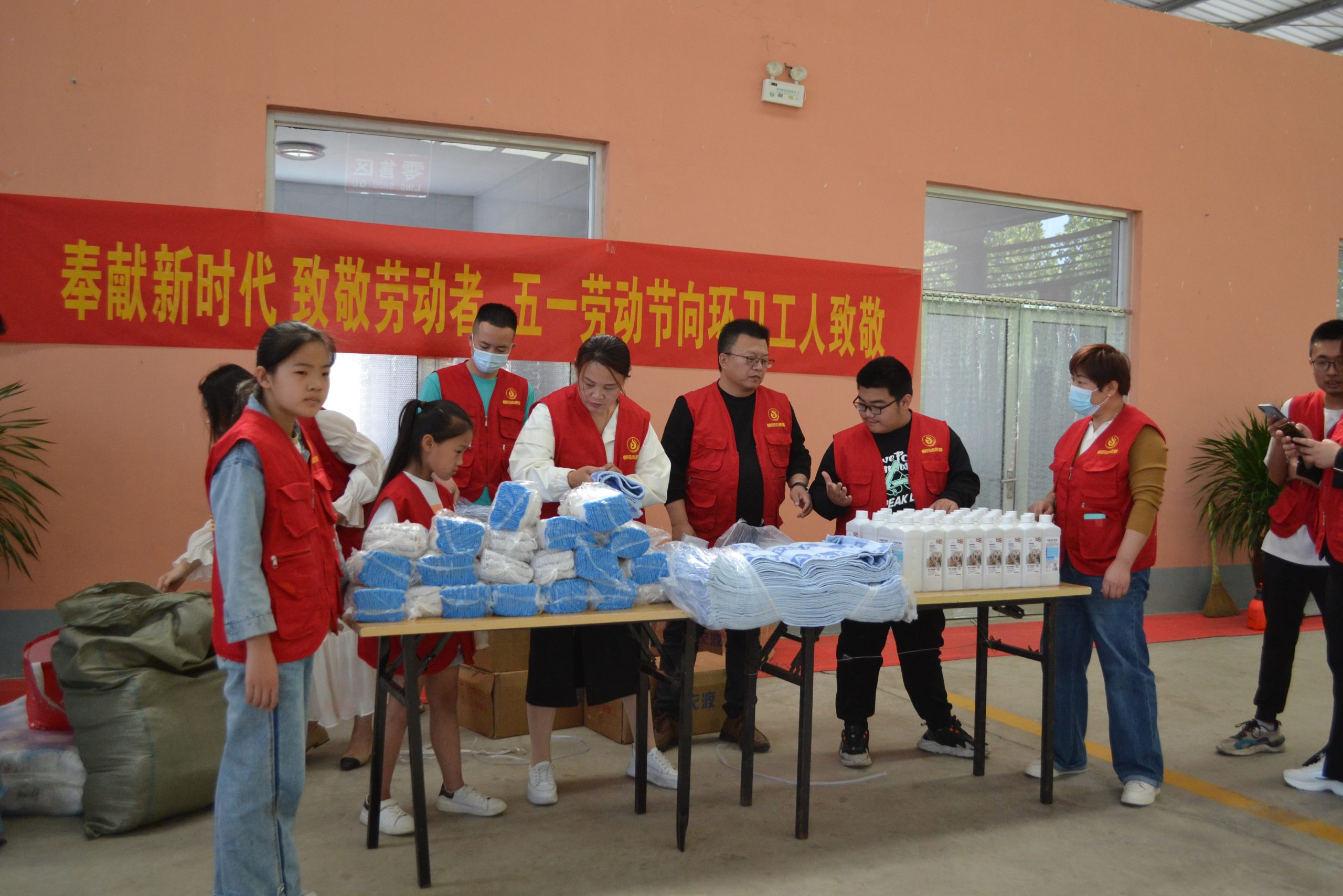 阳信朝阳公益“五一送关爱 情暖环卫工”