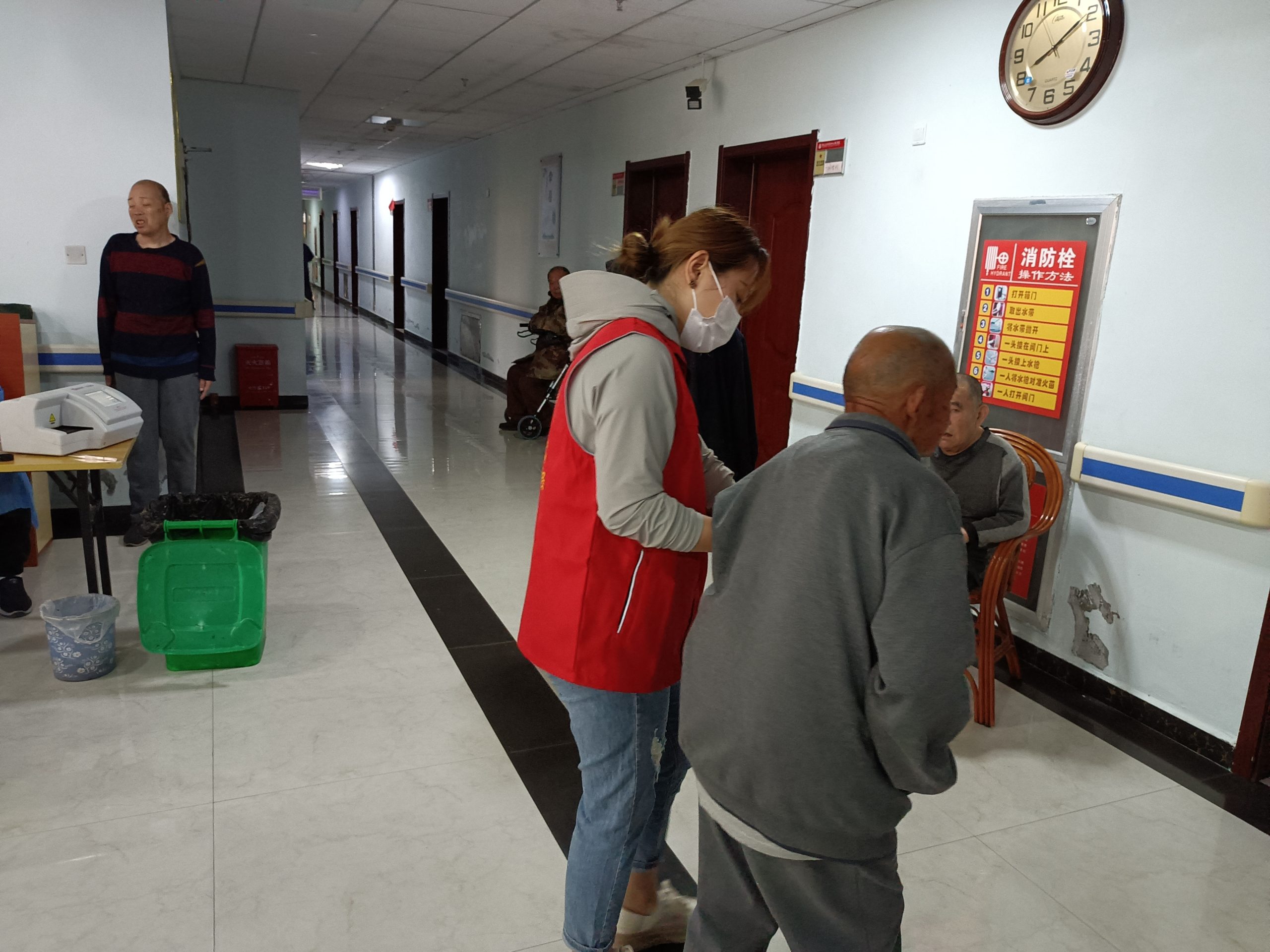 阳信星火义工:微笑天使,夕阳红助老行动