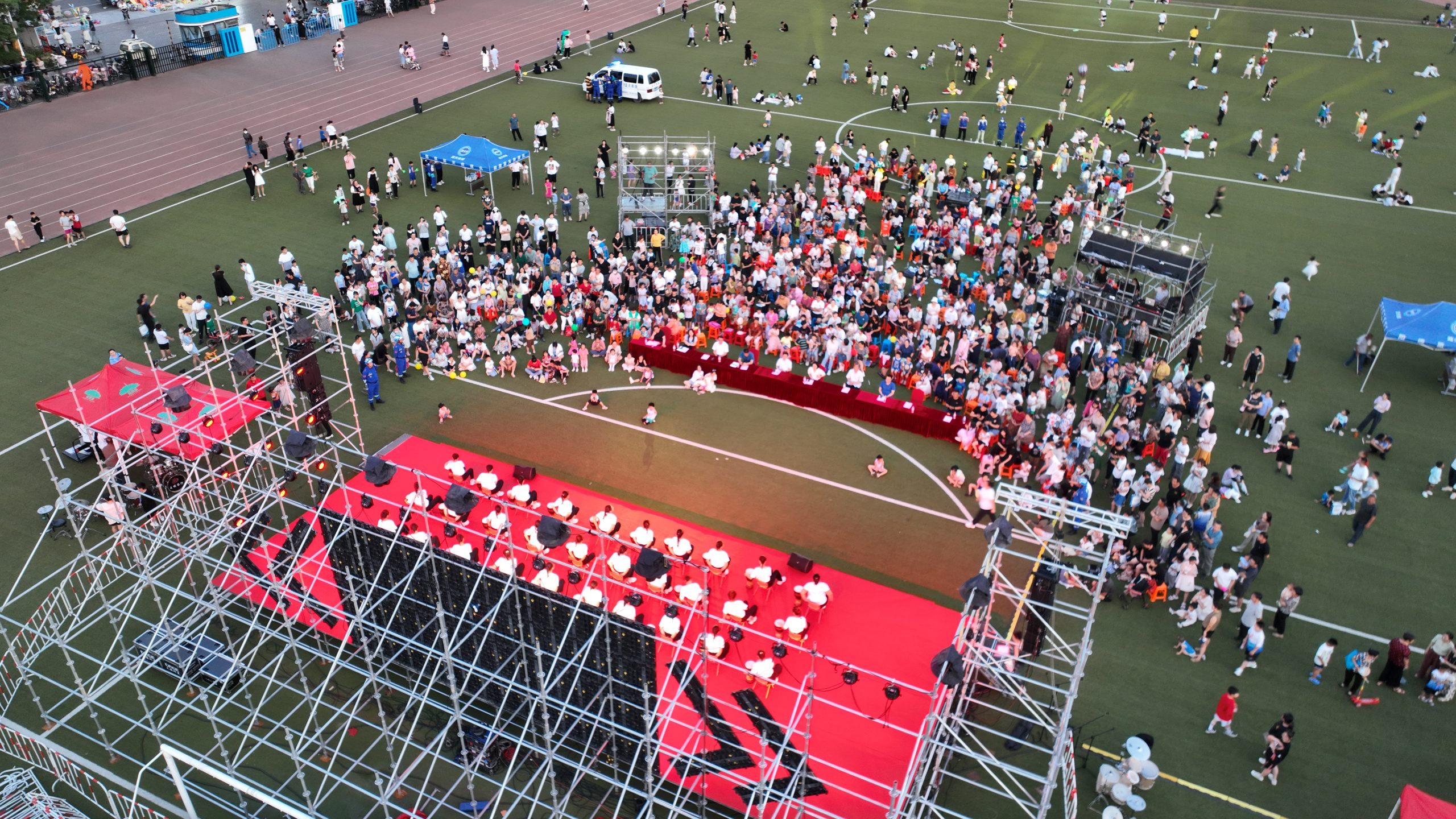 阳信县艺术教育成果展演暨中润传媒成立启动仪式在九龙湖体育场隆重举行