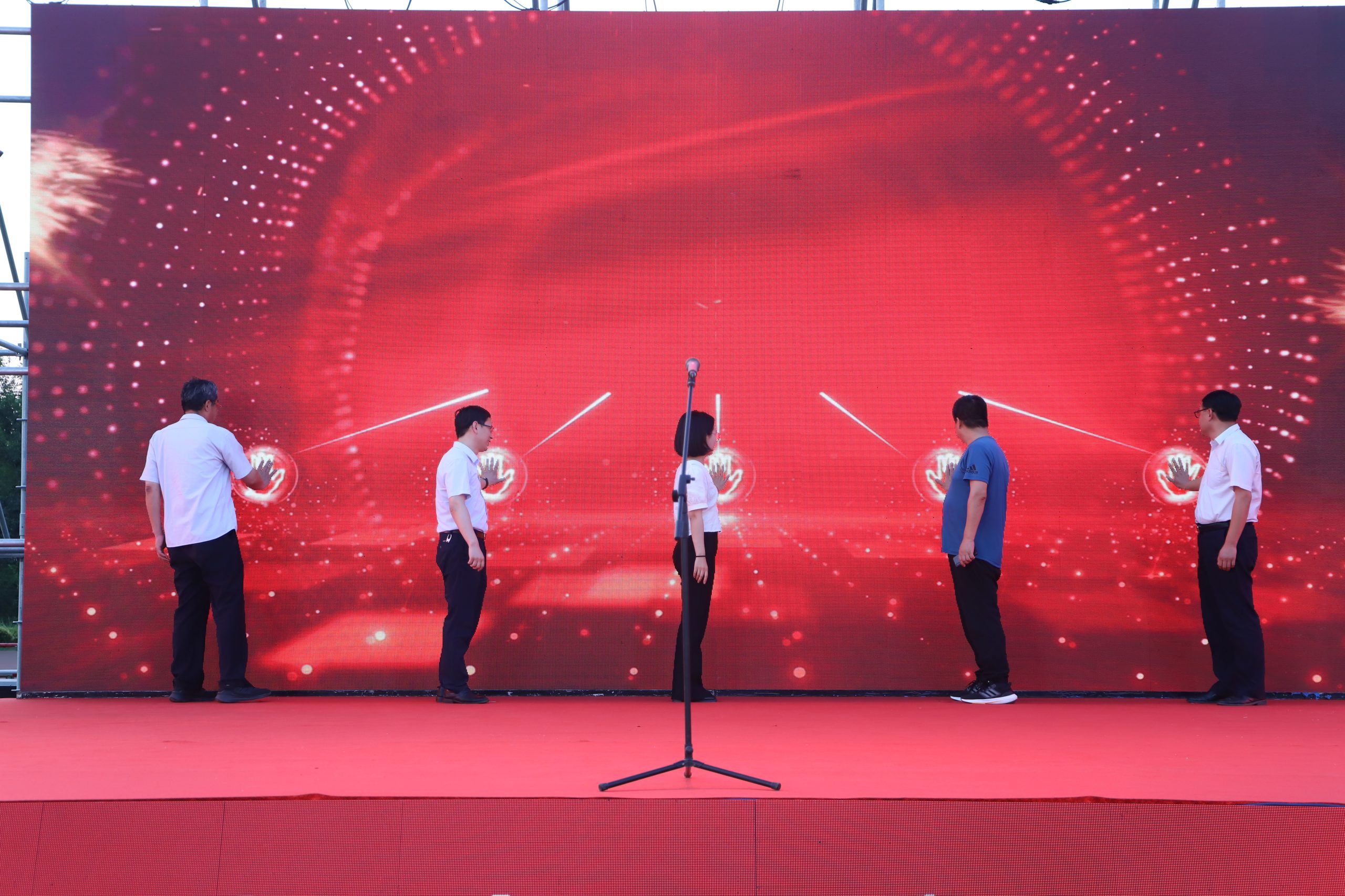 阳信县艺术教育成果展演暨中润传媒成立启动仪式在九龙湖体育场隆重举行