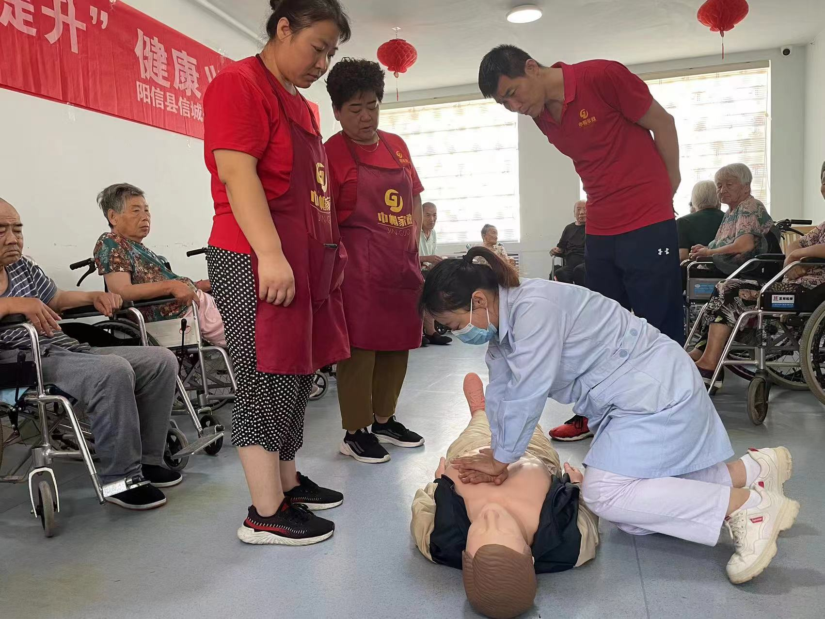 【四送四进四提升】阳信县信城街道社区卫生服务中心急救培训走进养老机
