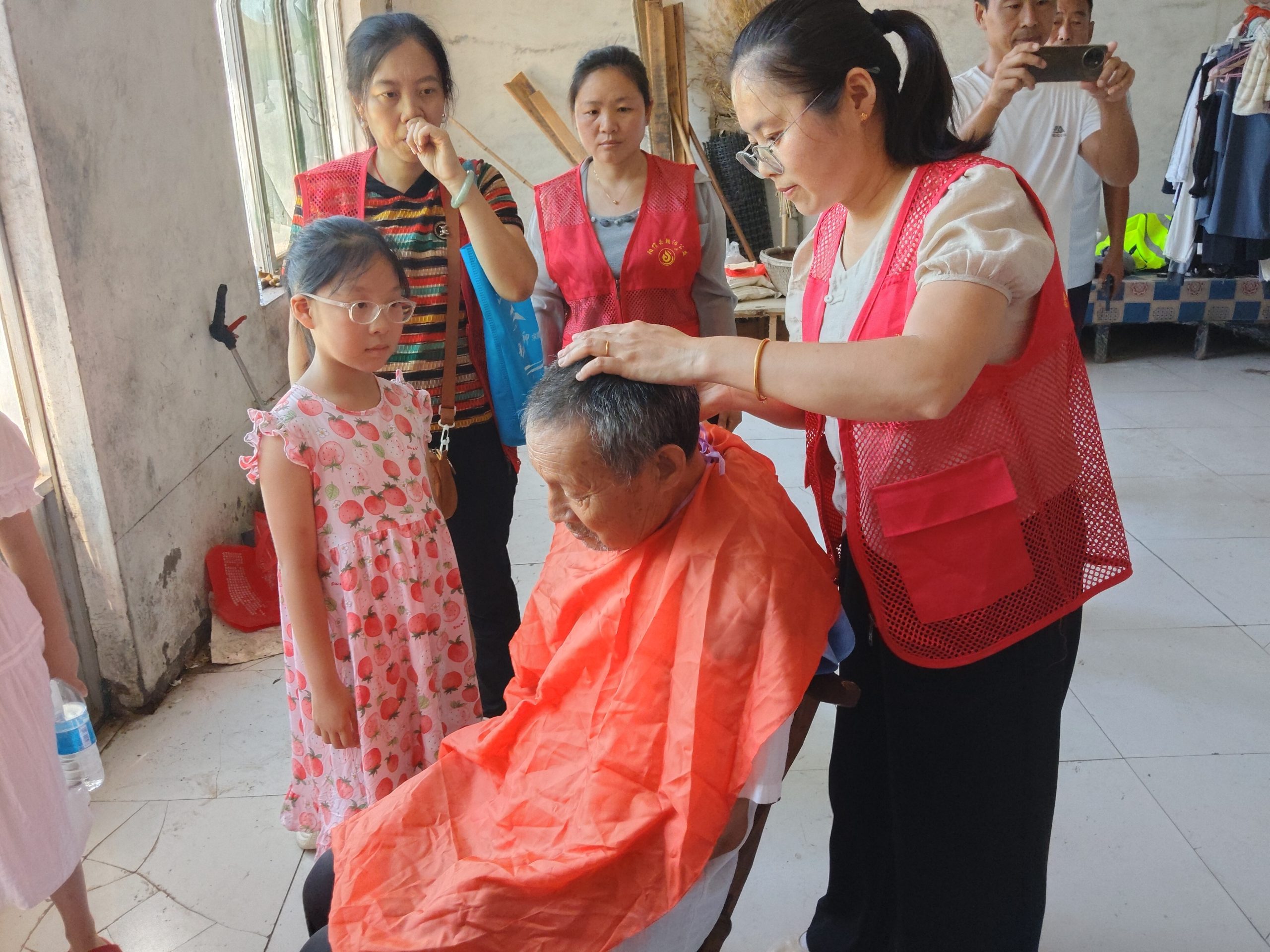 滨州阳信 情暖八一 致敬老兵