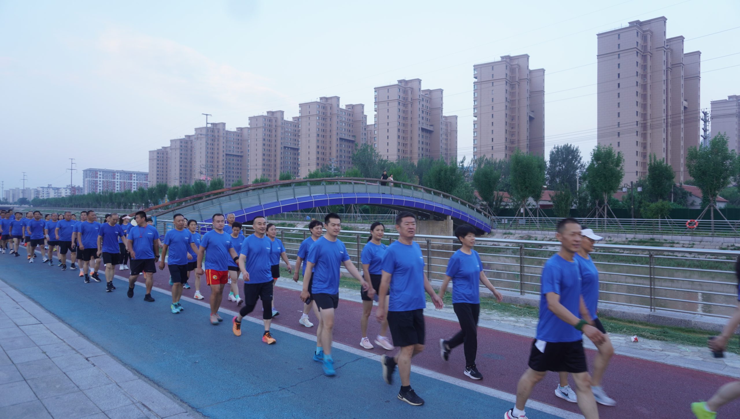 阳城跑团全民健身跑:活力绽放 共筑健康未来