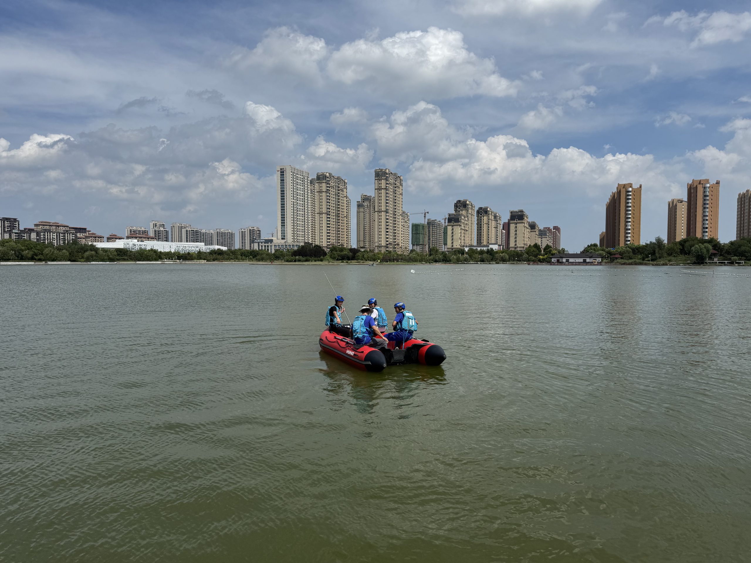 阳信一男子不慎溺水，蓝天救援队紧急救援！
