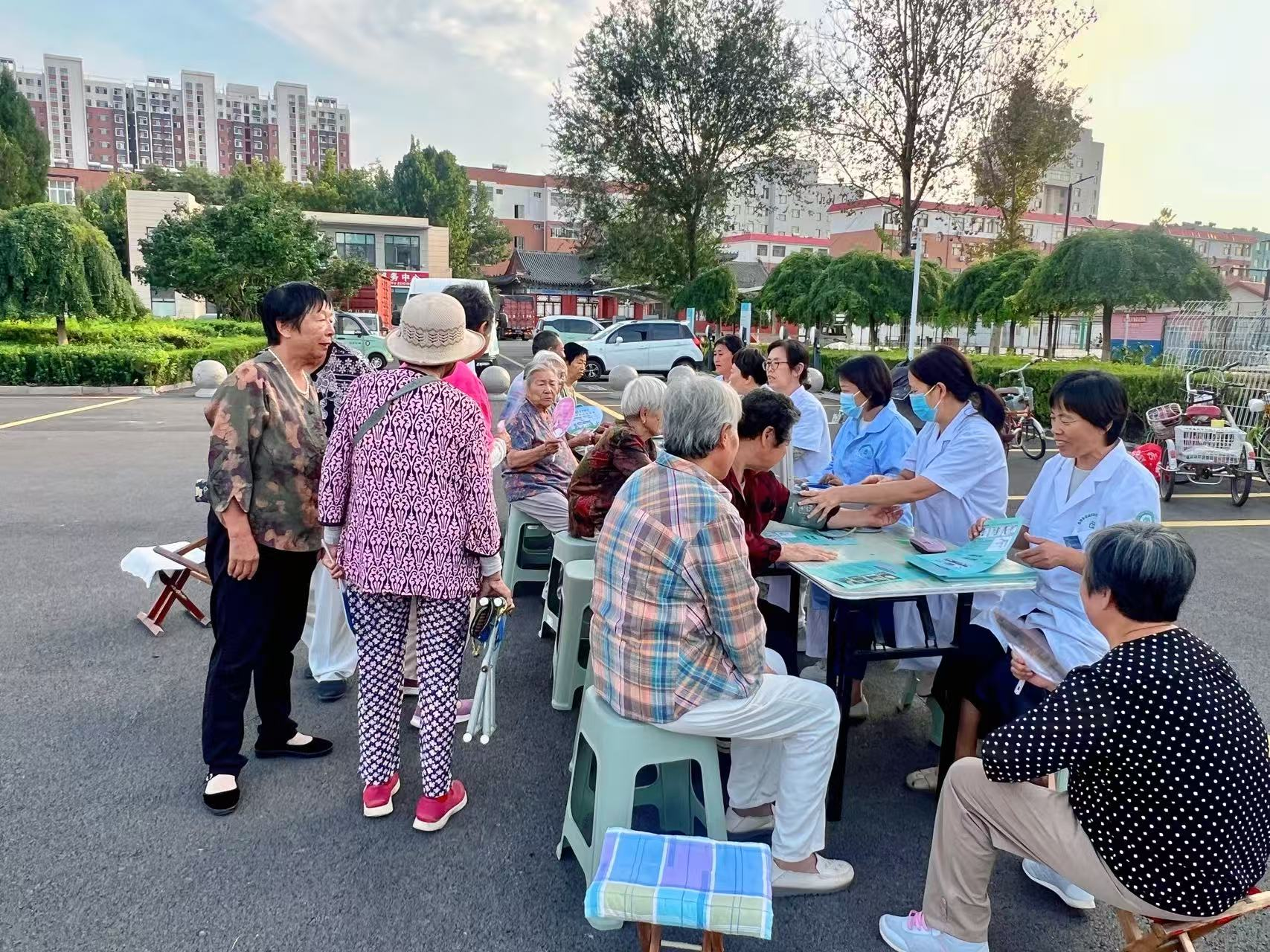 【回顾十五载惠民路 展望健康新未来】阳信县信城街道社区卫生服务中心开展基本公共卫生服务主题义诊宣传活动