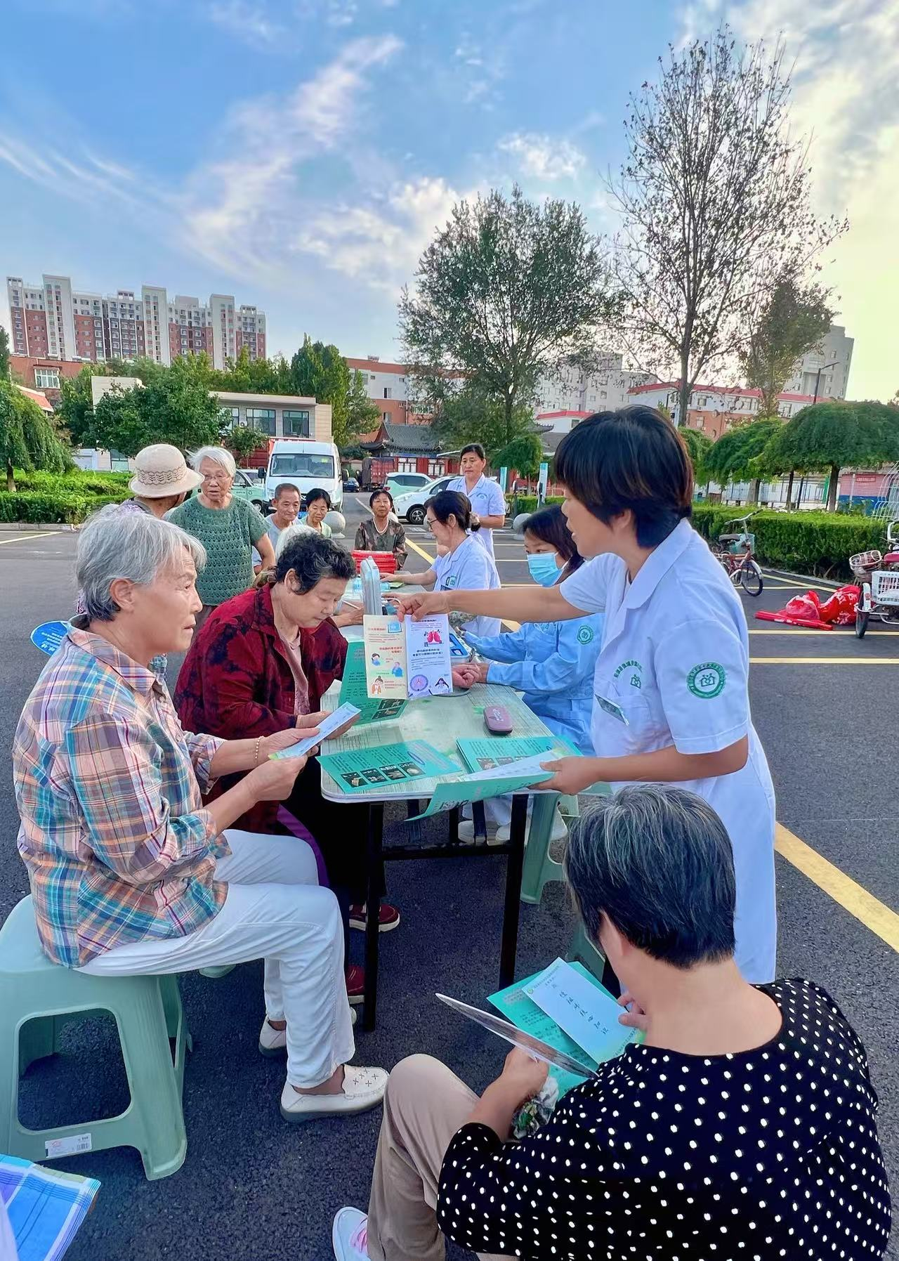 【回顾十五载惠民路 展望健康新未来】阳信县信城街道社区卫生服务中心开展基本公共卫生服务主题义诊宣传活动