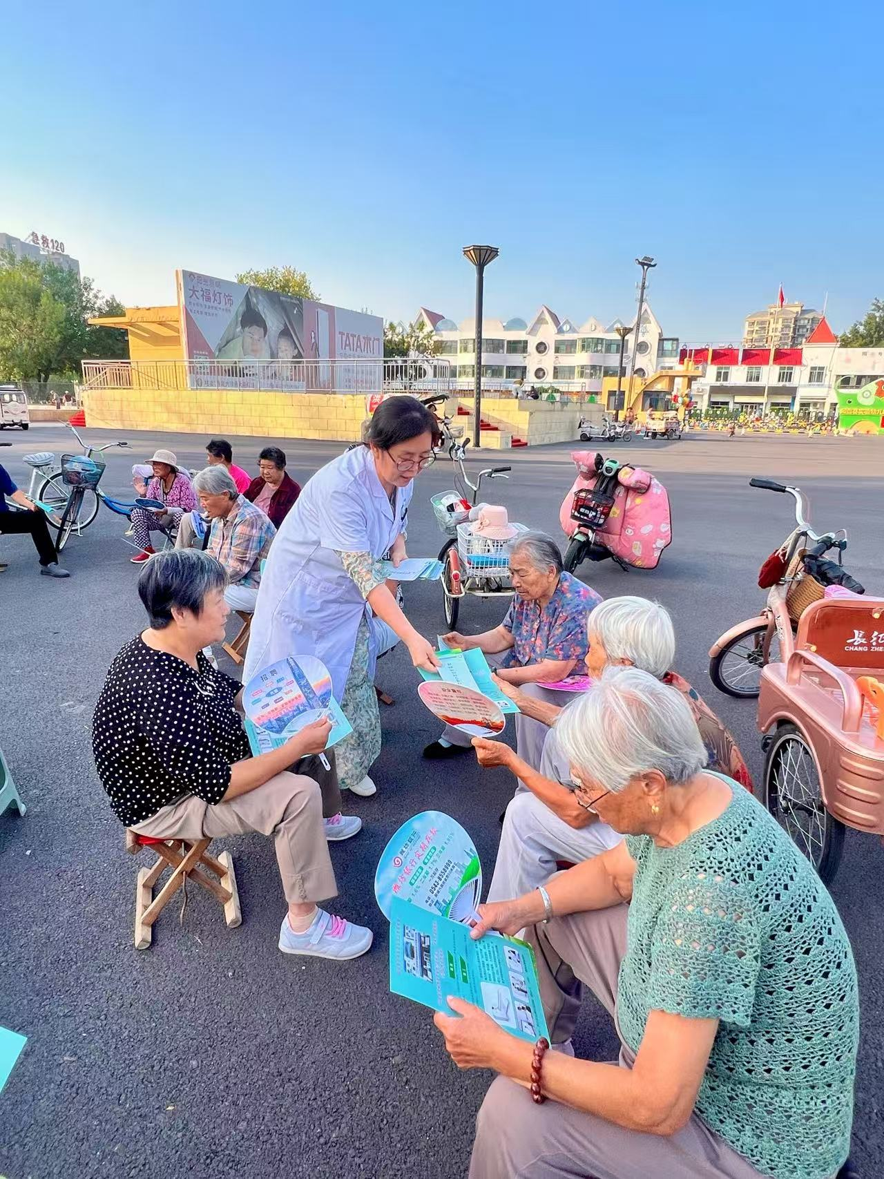 阳信县信城街道社区卫生服务中心开展"三减三健"暨全环境立德树人主题科普宣传活动