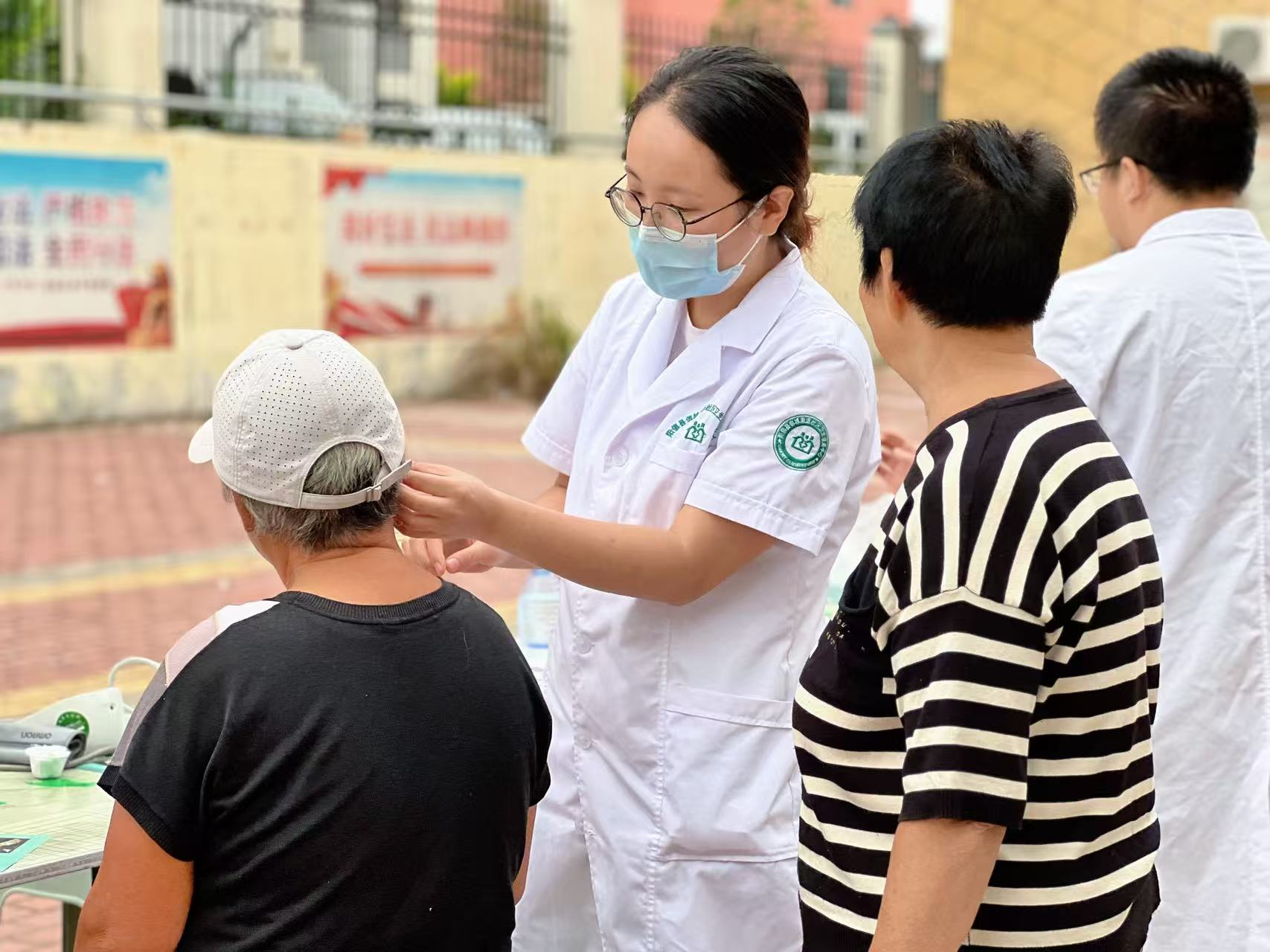 【早防早治,让爱不走失” 】阳信县信城街道社区卫生服务中心开展阿尔茨海默病主题义诊活动暨全环境立德树人活动