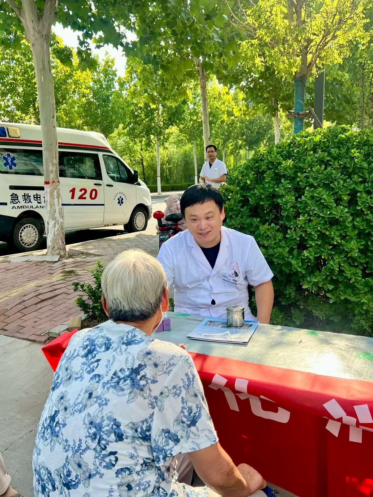 【文化润泽民心 本草香护安康】阳信县信城街道社区卫生服务中心开展中医药义诊活动