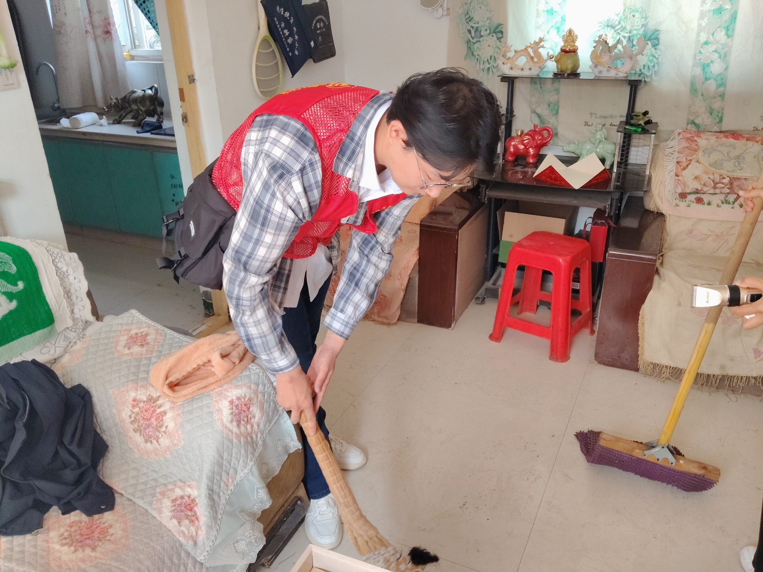 双节同庆，朝阳公益情暖退伍老兵