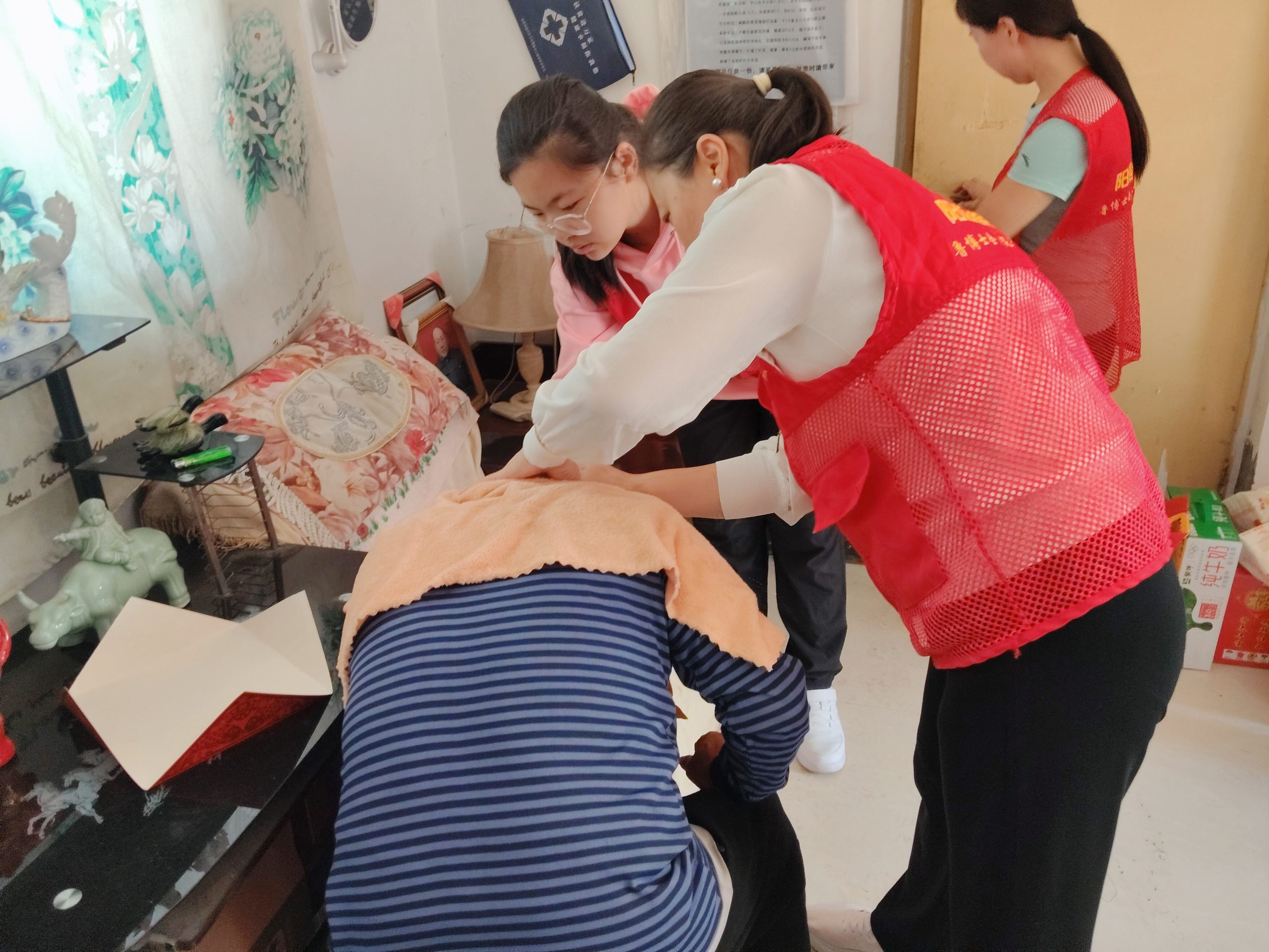 双节同庆，朝阳公益情暖退伍老兵