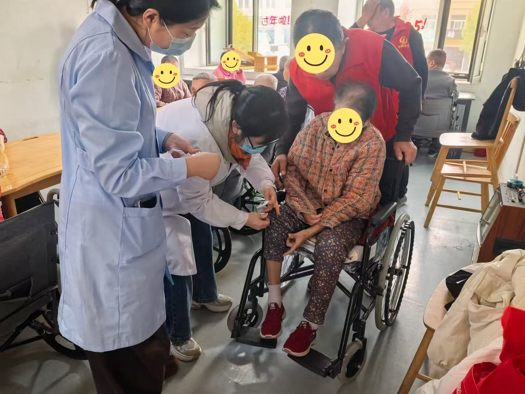 阳信县信城街道社区卫生服务中心开展“重阳敬老送健康”义诊活动