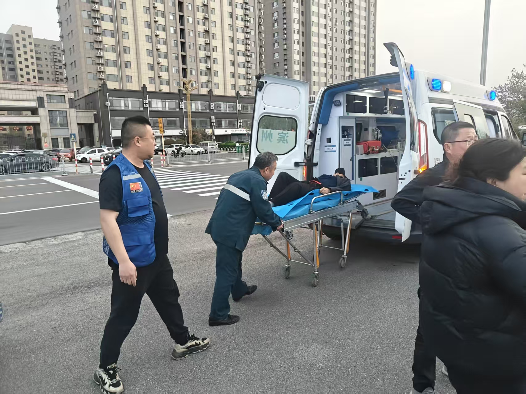 争分夺秒!阳信蓝天救援队成功寻回走失老人