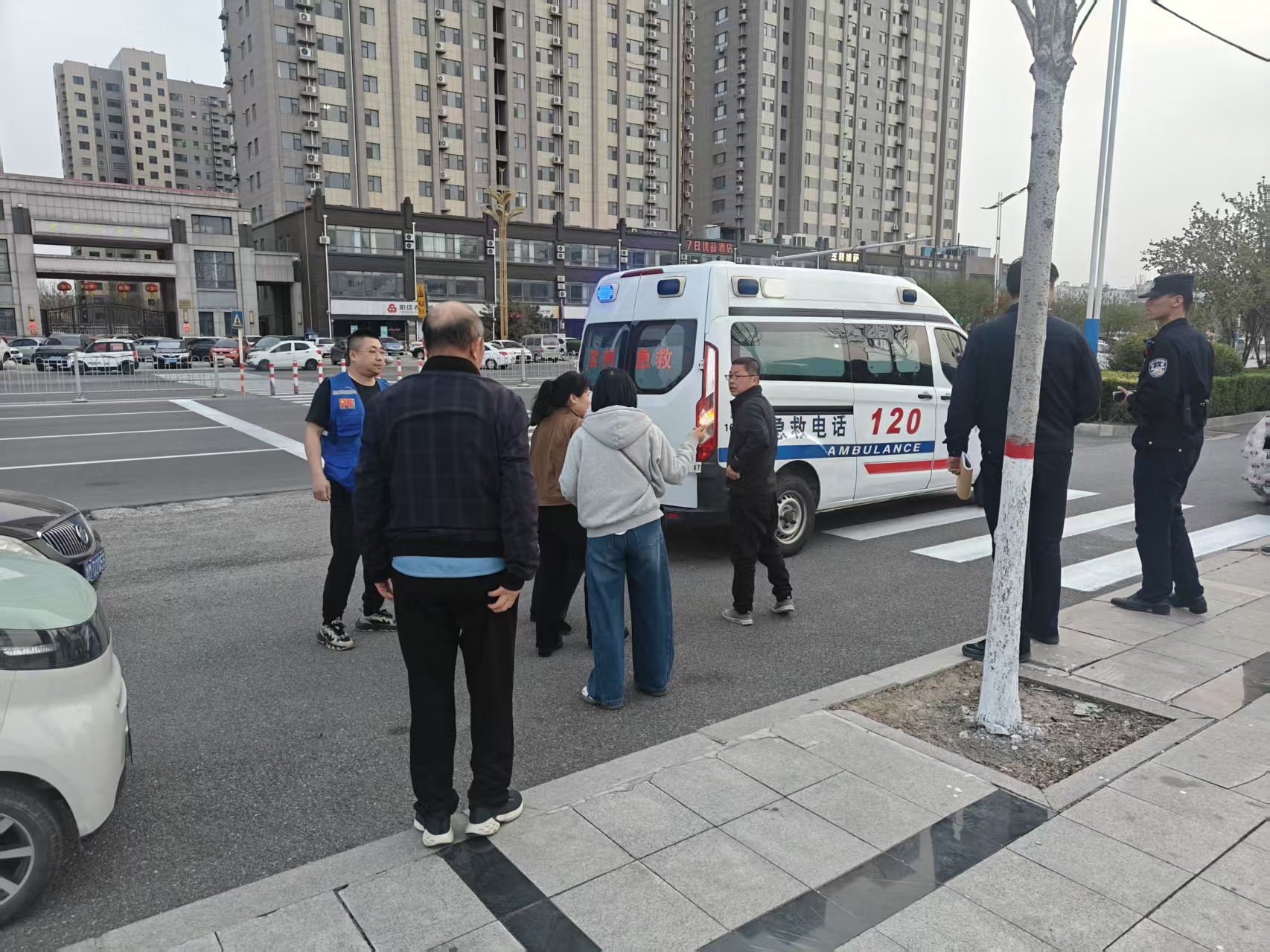 争分夺秒!阳信蓝天救援队成功寻回走失老人